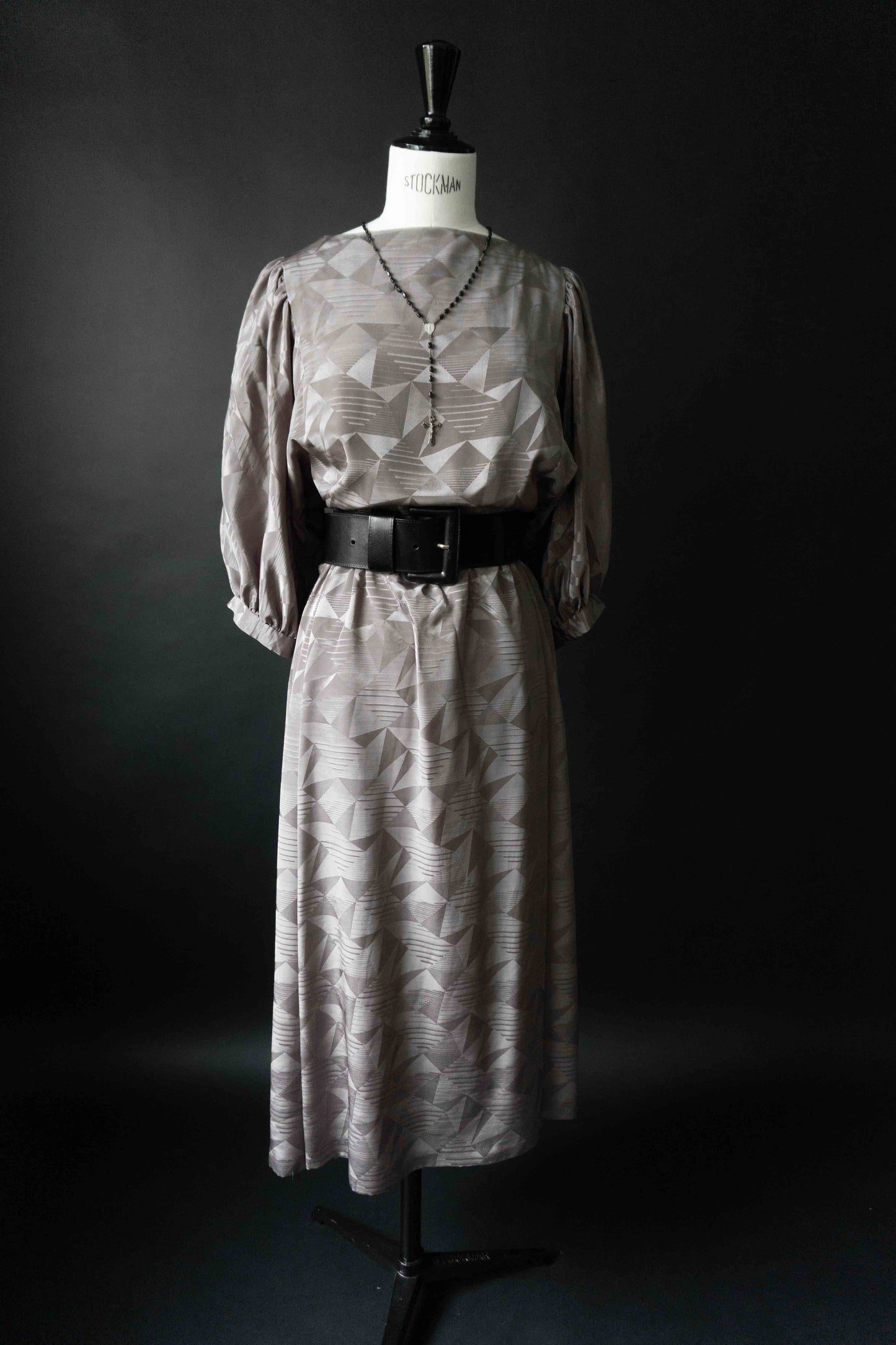 Vintage 80s Kleid Grau Geometrisches Muster mit Gürtel