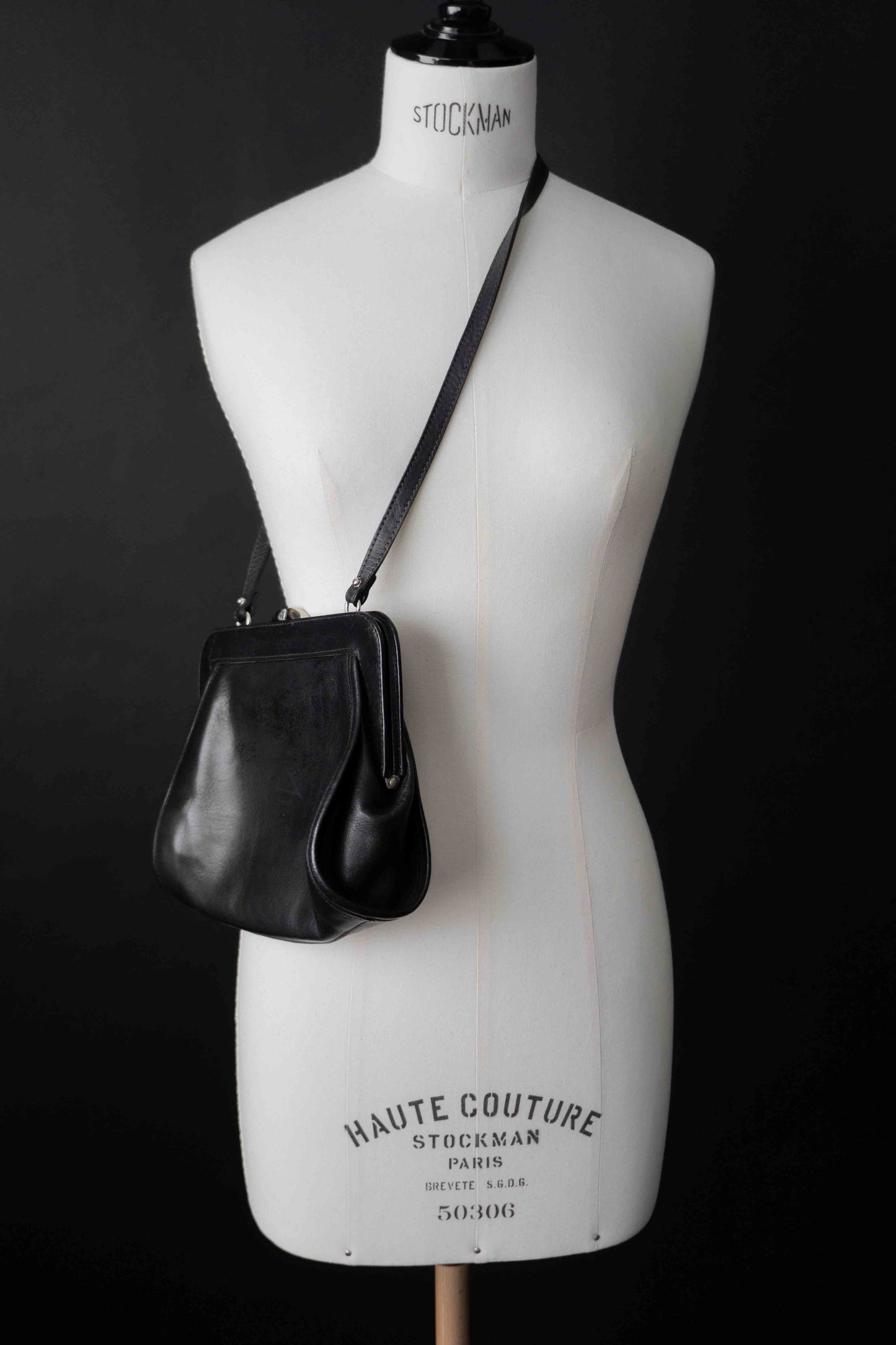 Vintage Aigner Tasche schwarz, 70s theplaincircle vintage