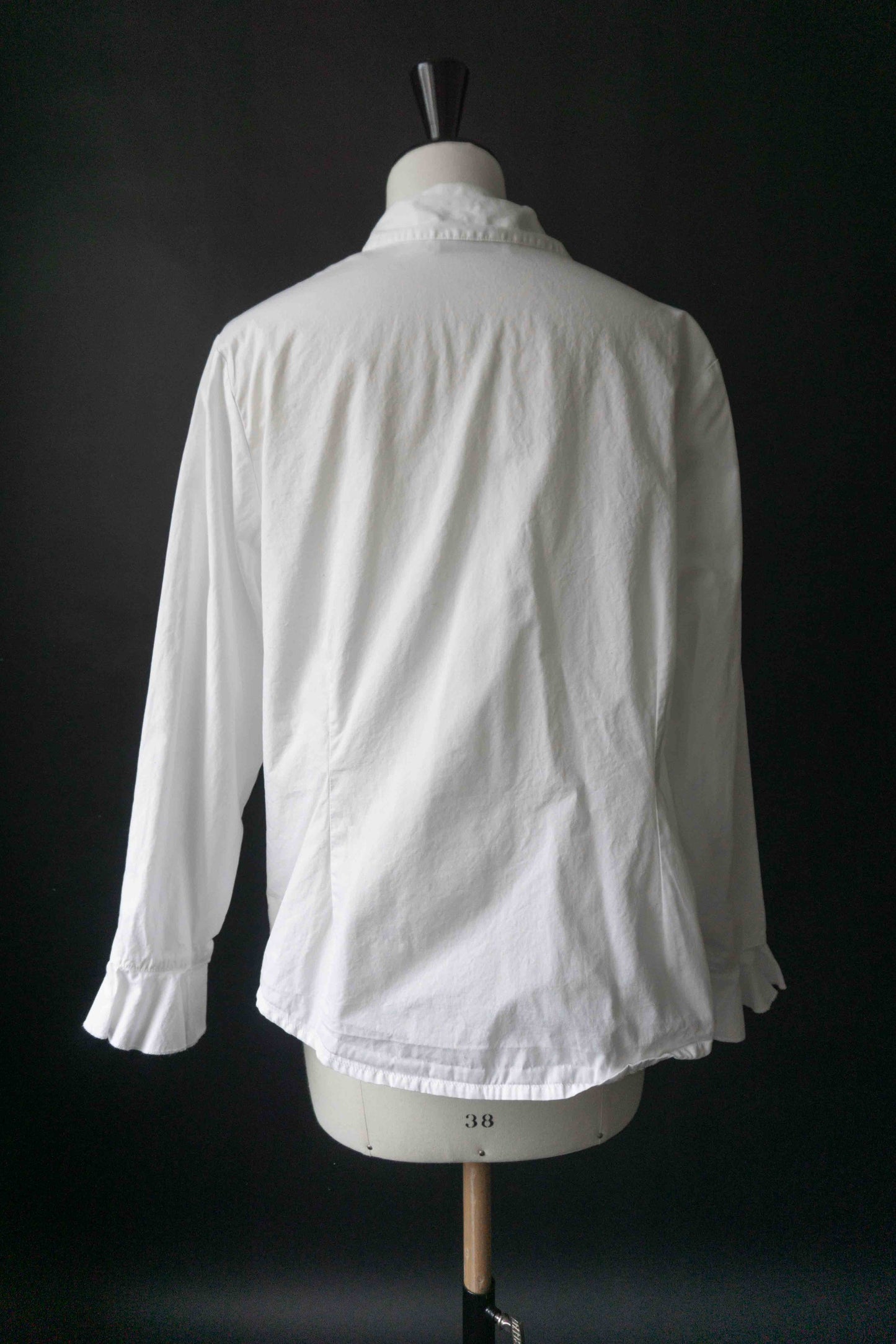 Weiße Vintage Bluse mit Volant – Gothic Vampy Stil