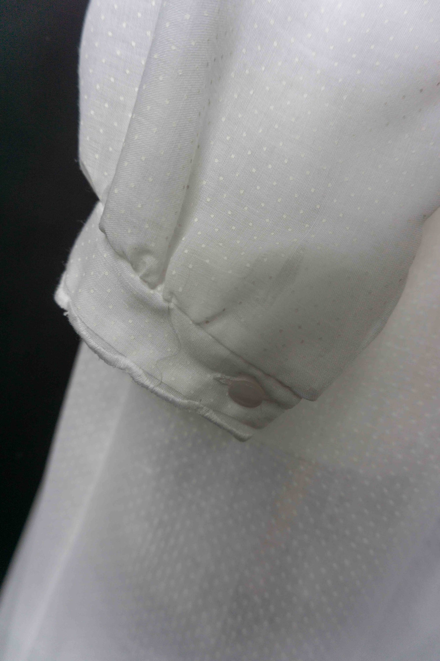 Weißer Vintage Morgenmantel aus den 50ern mit feinem Muster