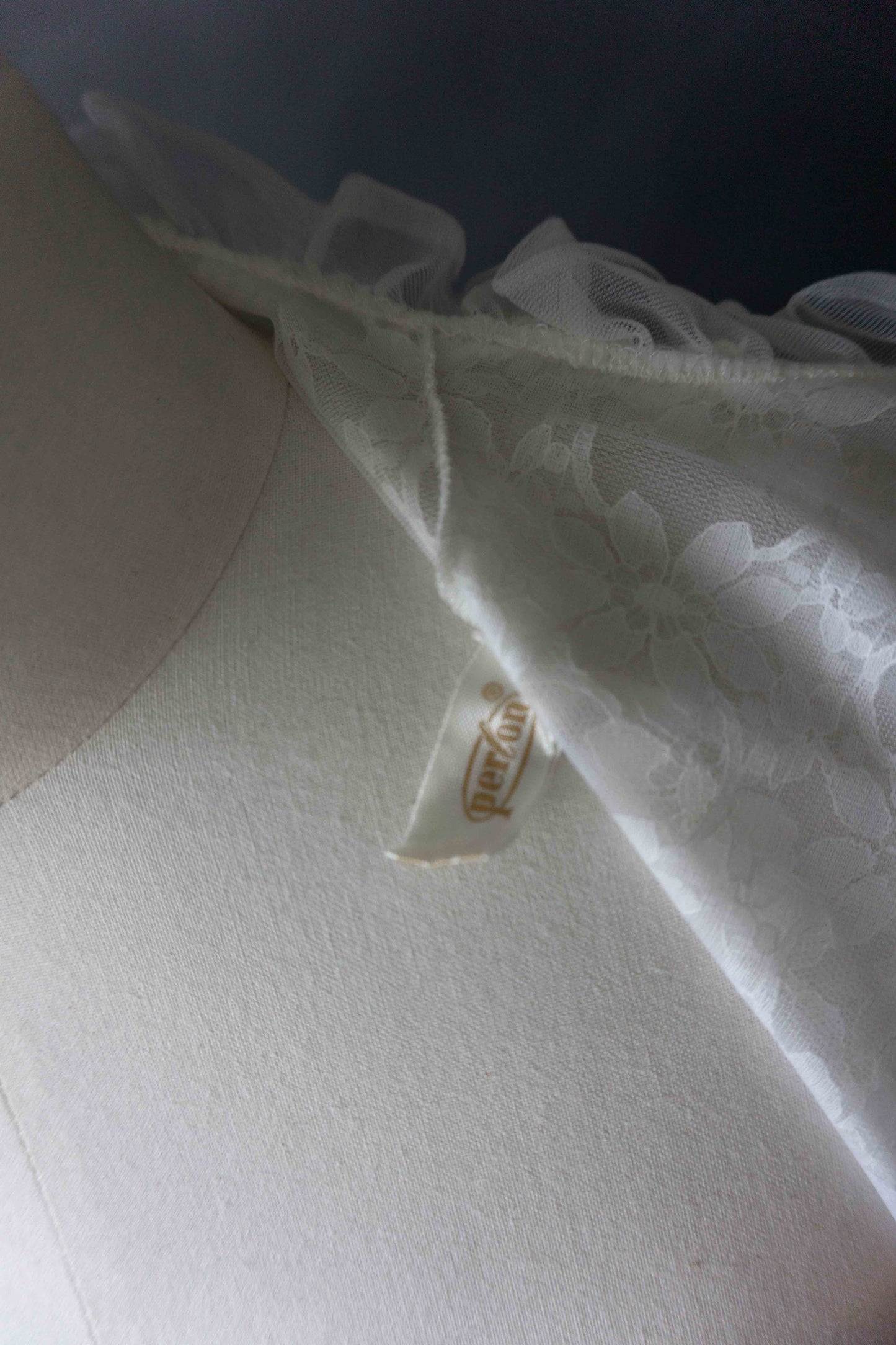 Zweiteiliges Vintage Lingerie Set aus den 50er Jahren mit Spitze & Blumen