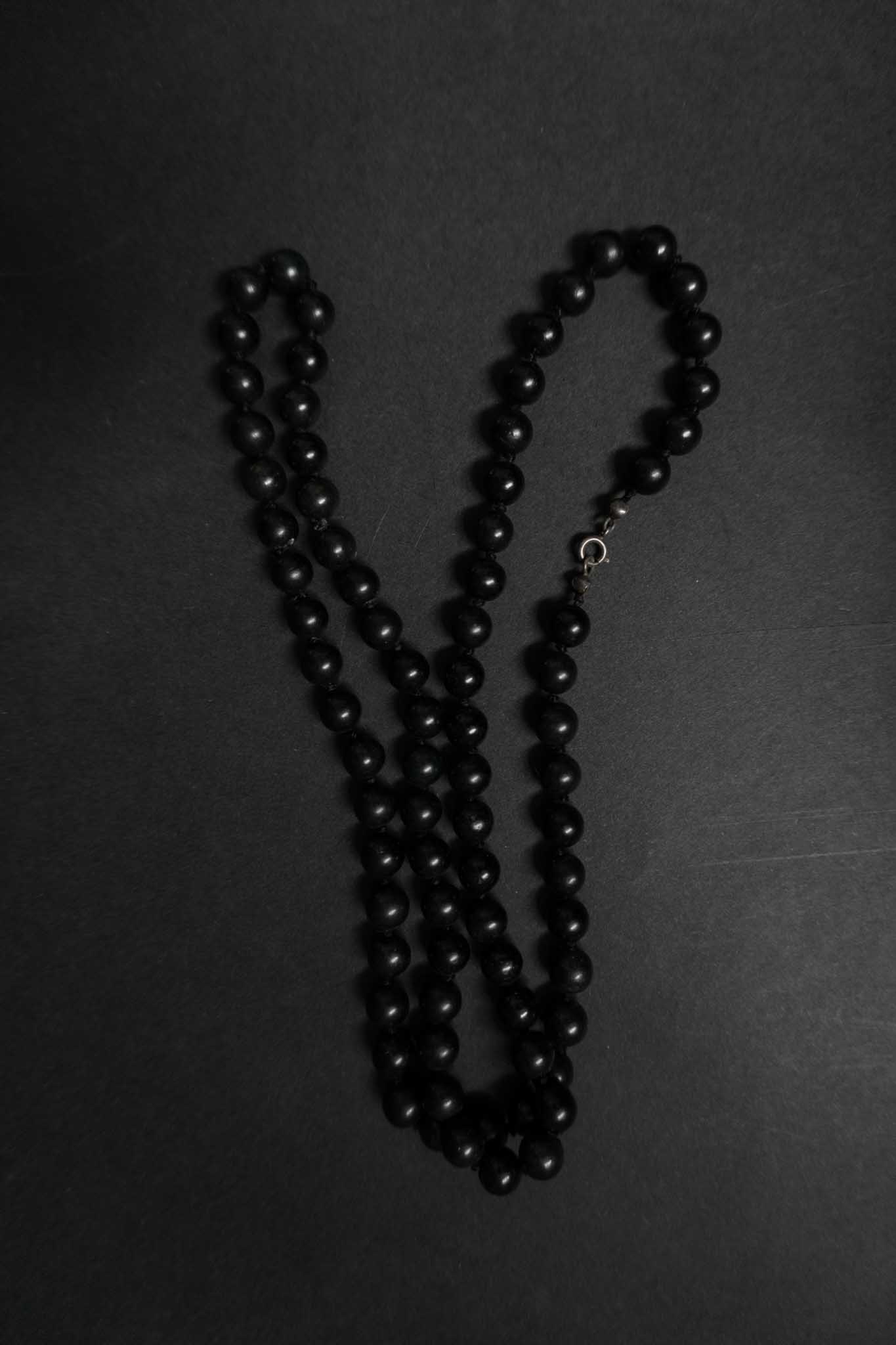 Vintage Kette aus schwarzen Onyx-Perlen – elegant und mystisch