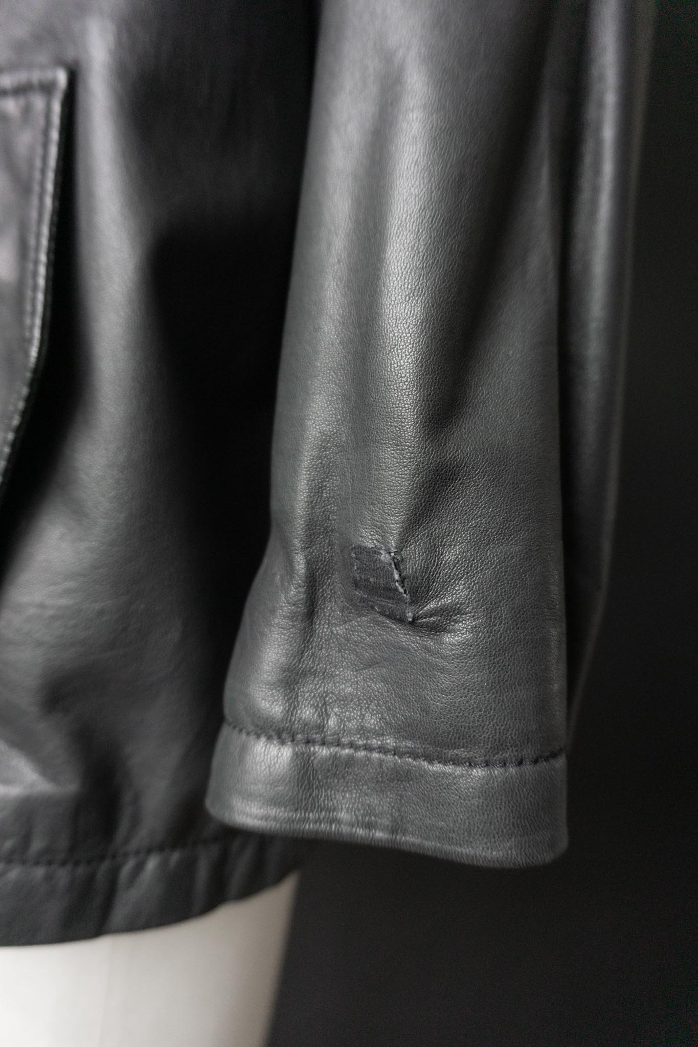 Schwarze Prada Vintage-Lederjacke, kurzer doppelreihiger Trench-Schnitt, butterweiches Leder