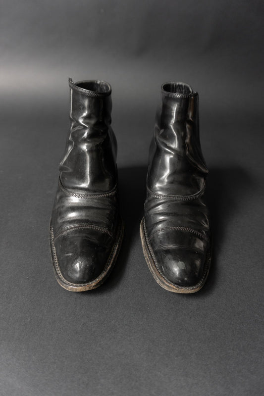Schwarze Vintage Prada Boots aus Lackleder mit Klettverschluss und viktorianischer Spitze – Größe 36
