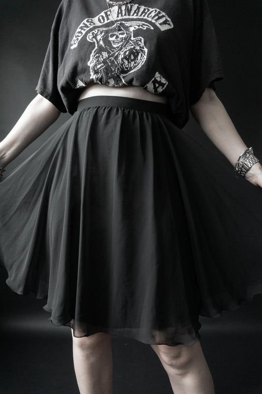 Schwarzer kurzer 80er Tellerrock, doppellagig mit Reißverschluss