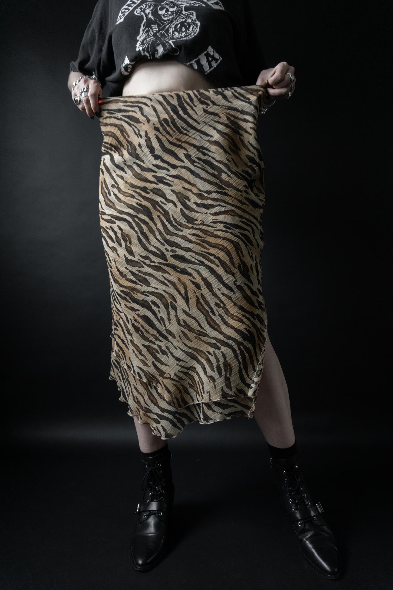 Plissierter Vintage-Rock im Tiger-Muster im Y2K-Stil