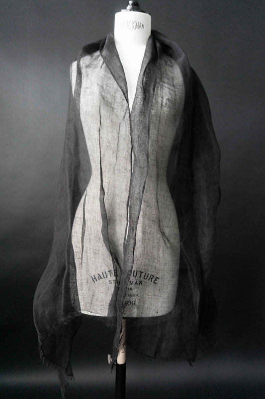 Schwarzer Oversize-Leinenschal, federleicht und luftig