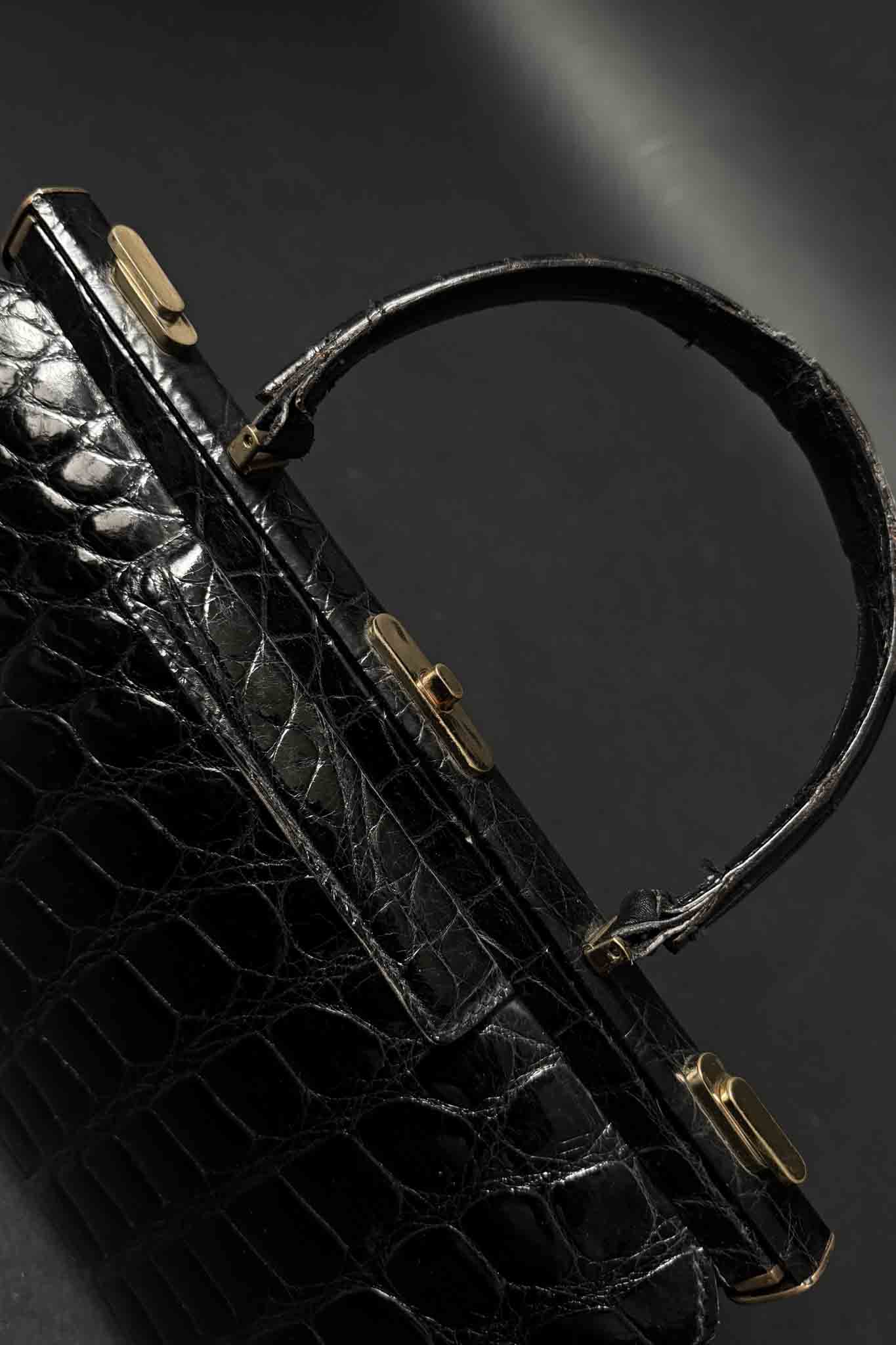 Schwarze Vintage-Krokotasche aus den 50er/60er Jahren – echtes Leder, antik, gothic-inspiriert