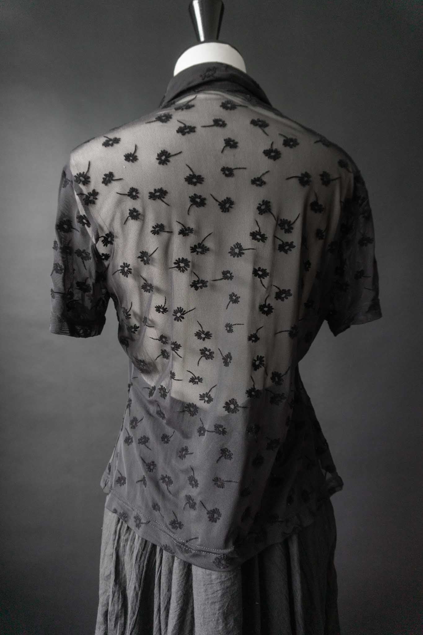 Transparentes Mesh-Shirt mit Samt-Blumenmuster im Blusenstil – Gothic Vintage