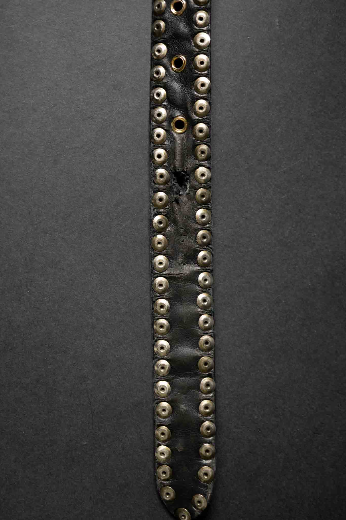 Schwarzer 80er Jahre Nietengürtel mit Strass und Nieten im Kolster-Stil