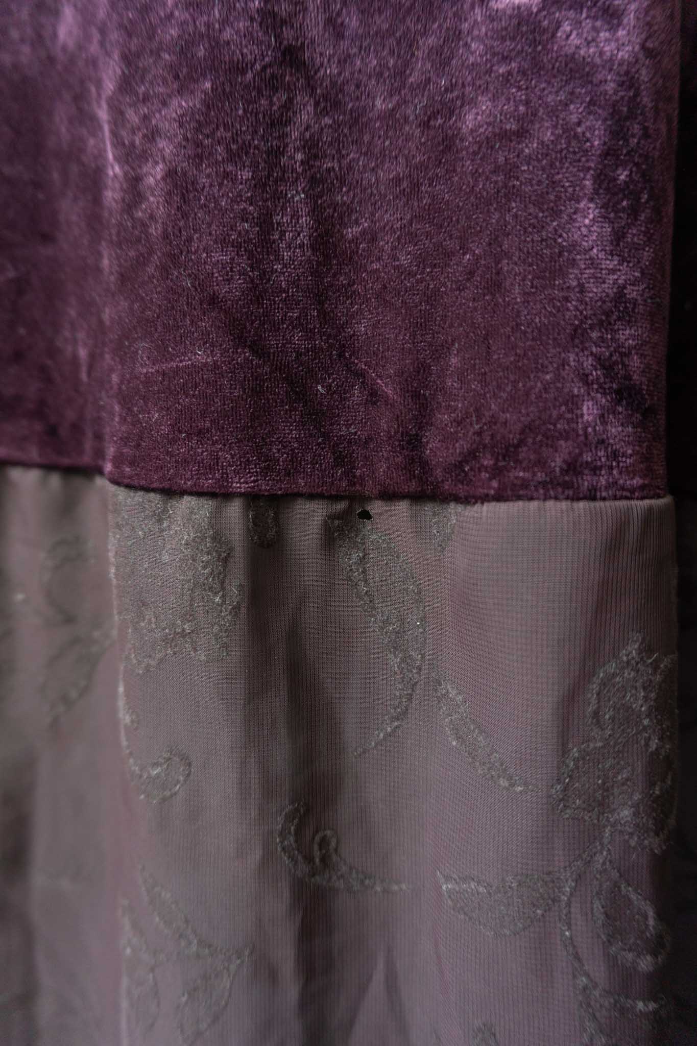 Vintage Maxikleid aus lila Samt mit transparentem Einsatz und Blumenmuster