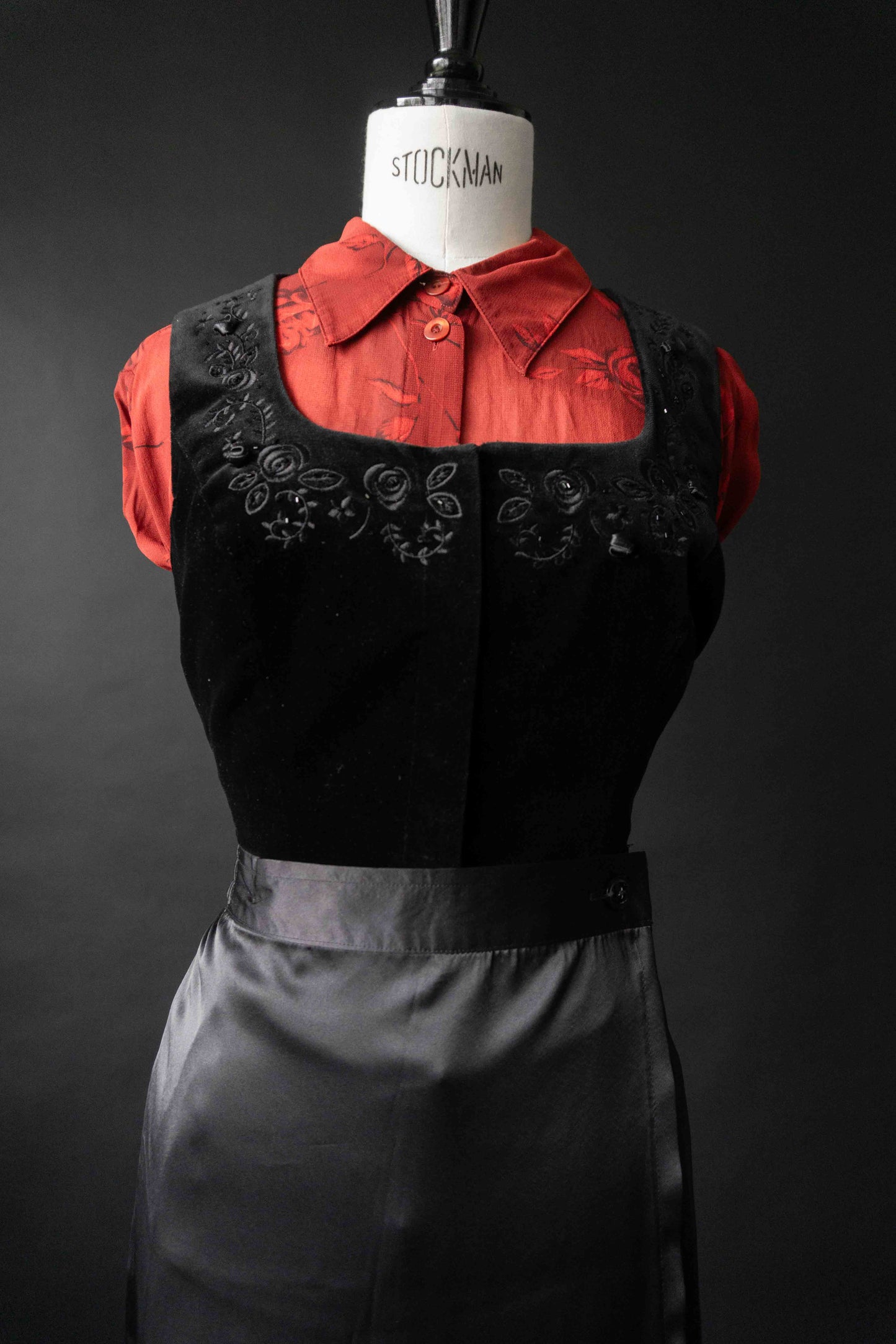 Laura Ashley Corsagentop Samt Schwarz Blüten Gothic