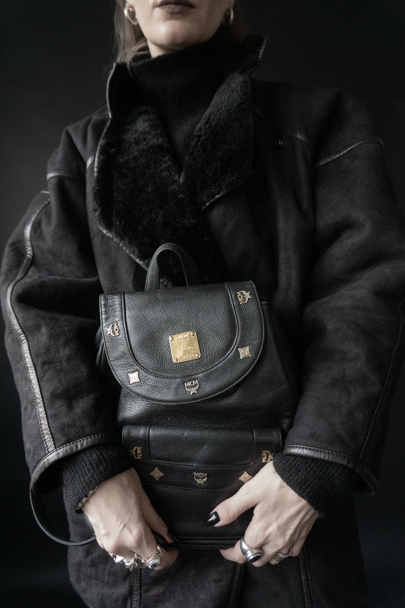 Vintage MCM Lederrucksack – Exklusiver Designer-Rucksack mit Goldener Hardware