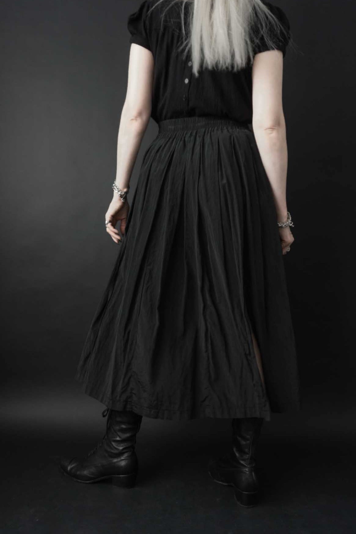 Schwarzer Vintage Midi-Rock aus Seide-Baumwolle mit Schlitz – leichte Sommermode