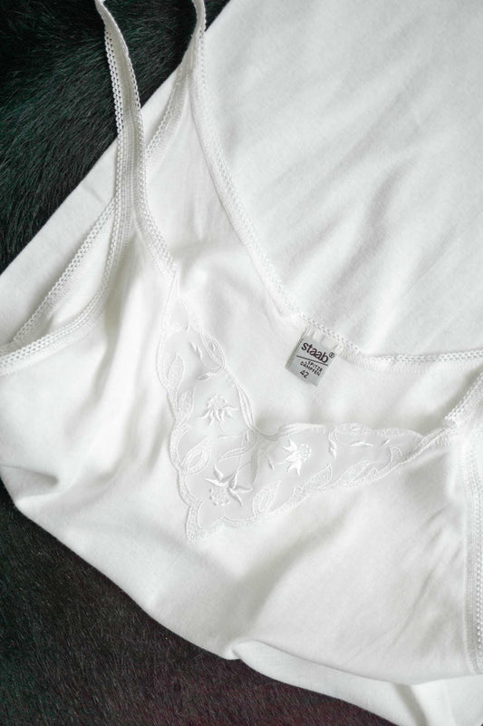 Weißes Vintage Top aus Baumwolle mit Spitze am Ausschnitt – Marke Staab