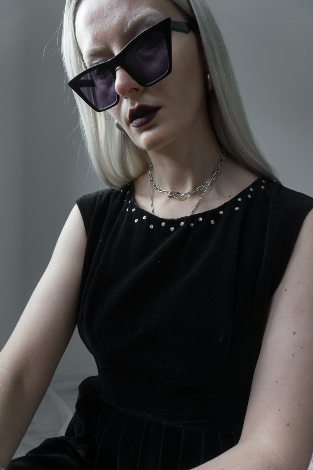 Vintage Samtkleid 50er Jahre, Pailetten, M - theplaincircle vintage