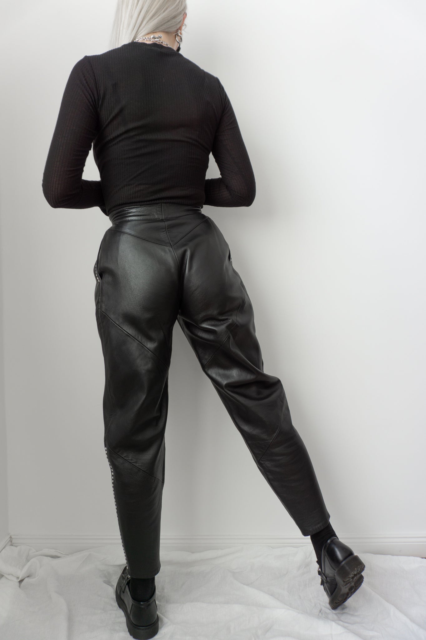 Lederhose, Schwarz, XS - theplaincircle vintage