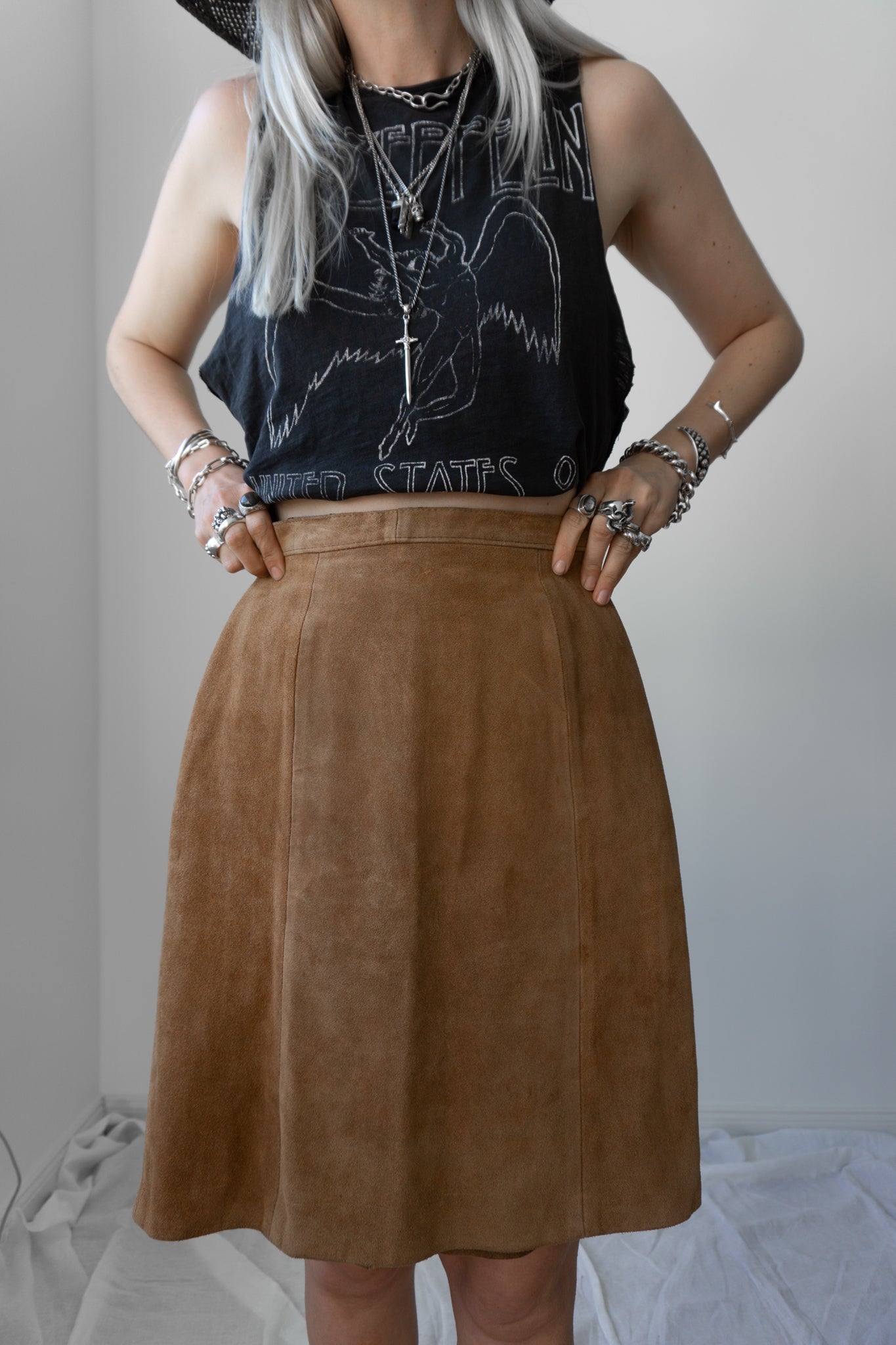 Leather hot sale skirt beige