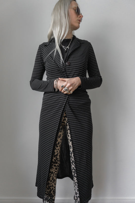 Long Cardigan Pinstripe Schwarz S - theplaincircle vintage