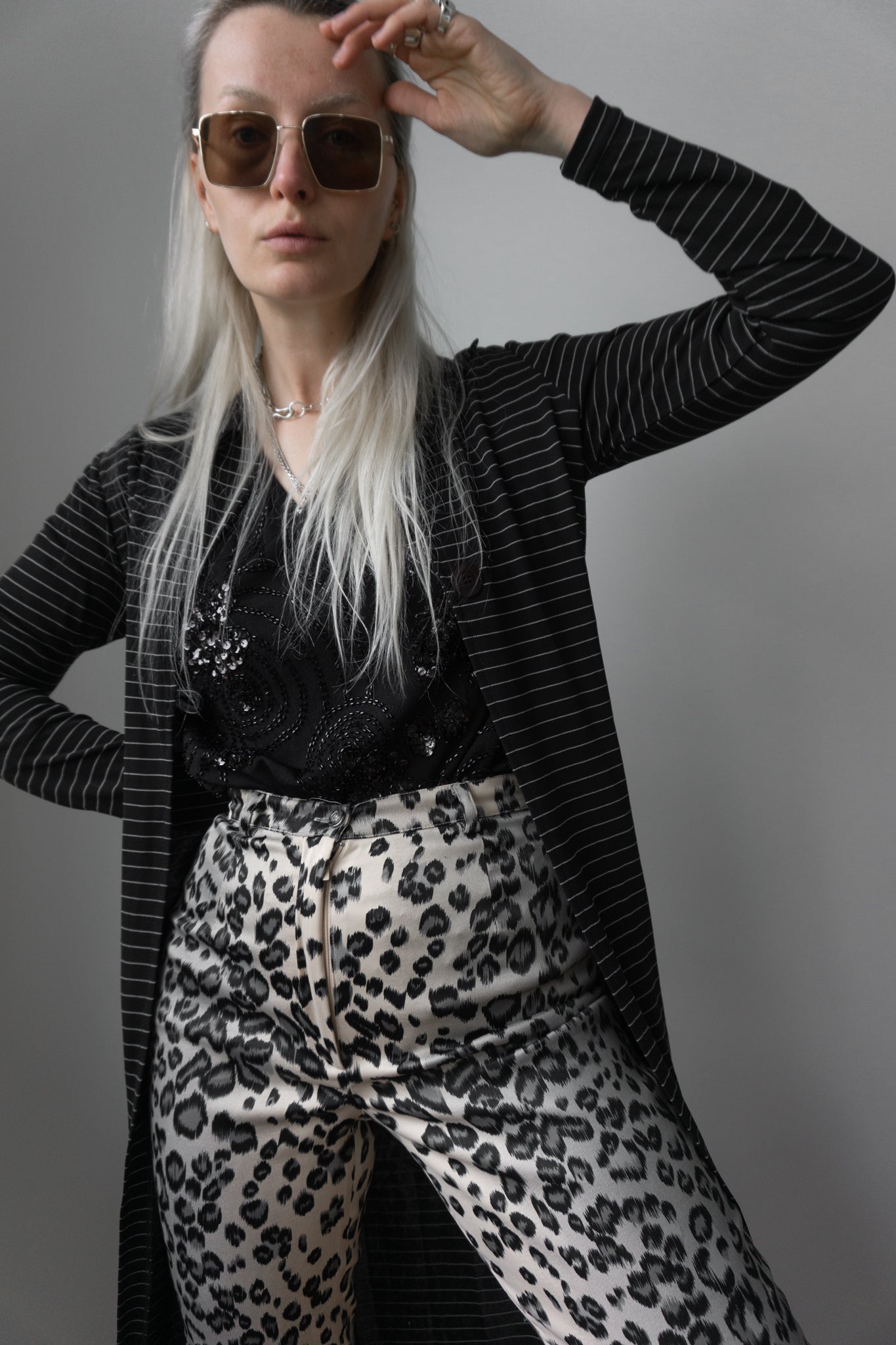 Long Cardigan Pinstripe Schwarz S - theplaincircle vintage