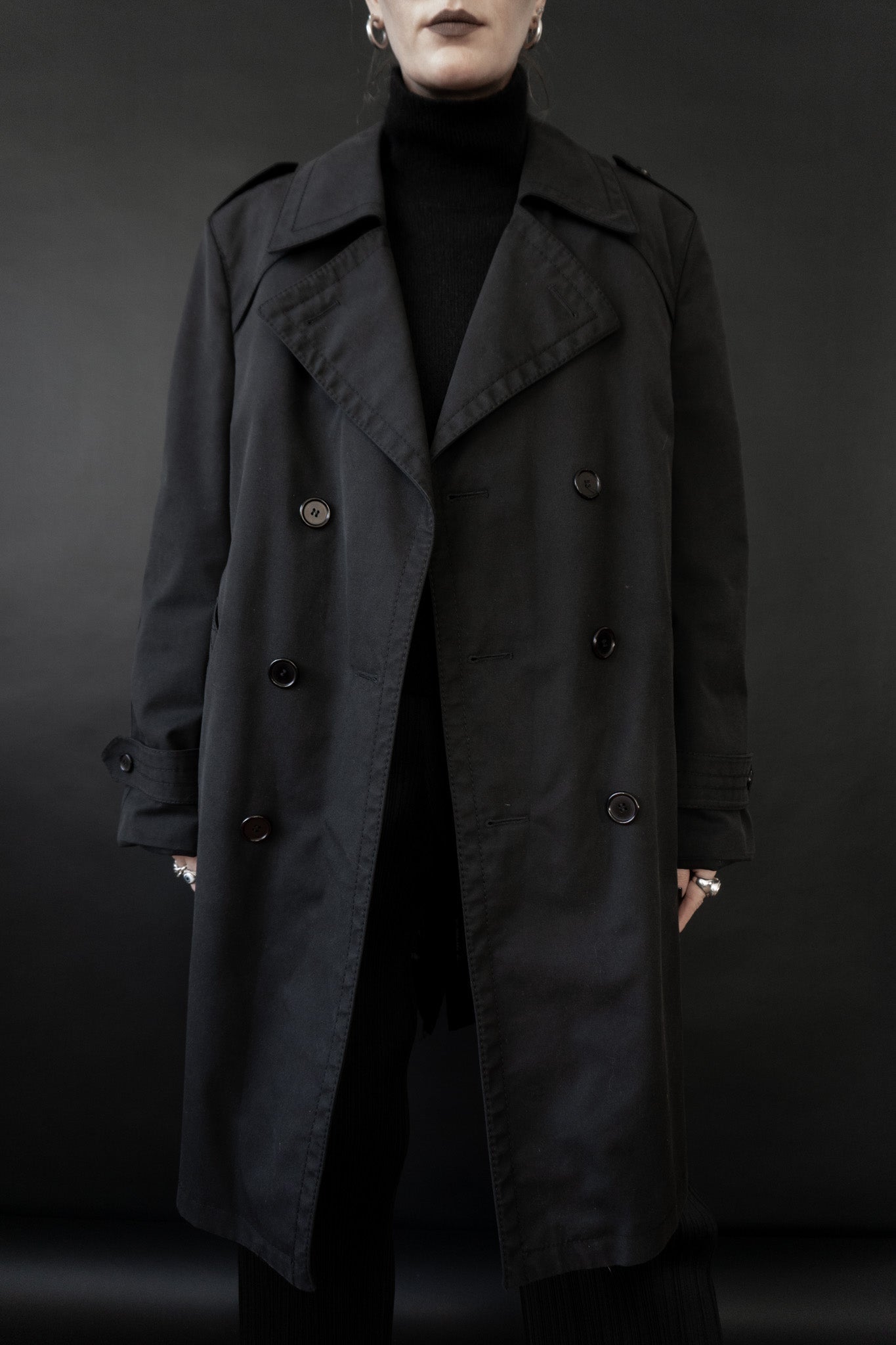 Vintage Trenchcoat schwarz – nachhaltiger Damen & Herren Mantel inspiriert von Burberry