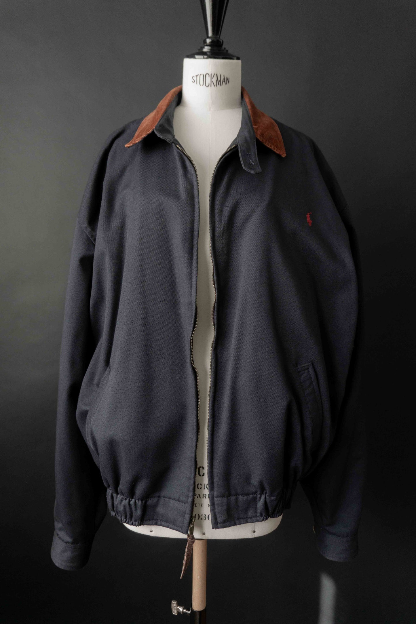 Vintage Ralph Lauren Polo Blouson Navy mit rotem Pferd, braunem Kordkragen und Karo-Futter