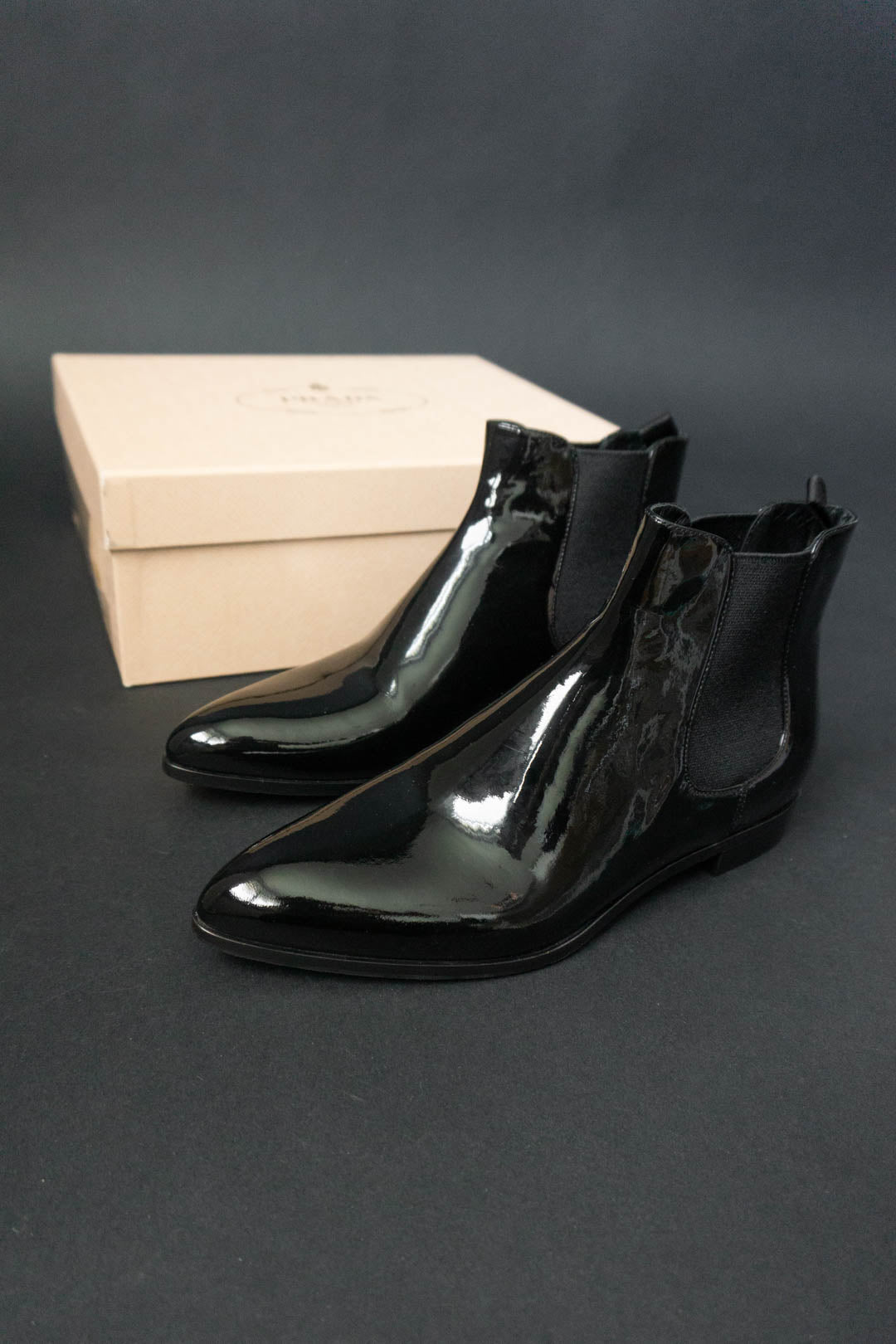 PRADA Chelsea Boots, Lack, 38