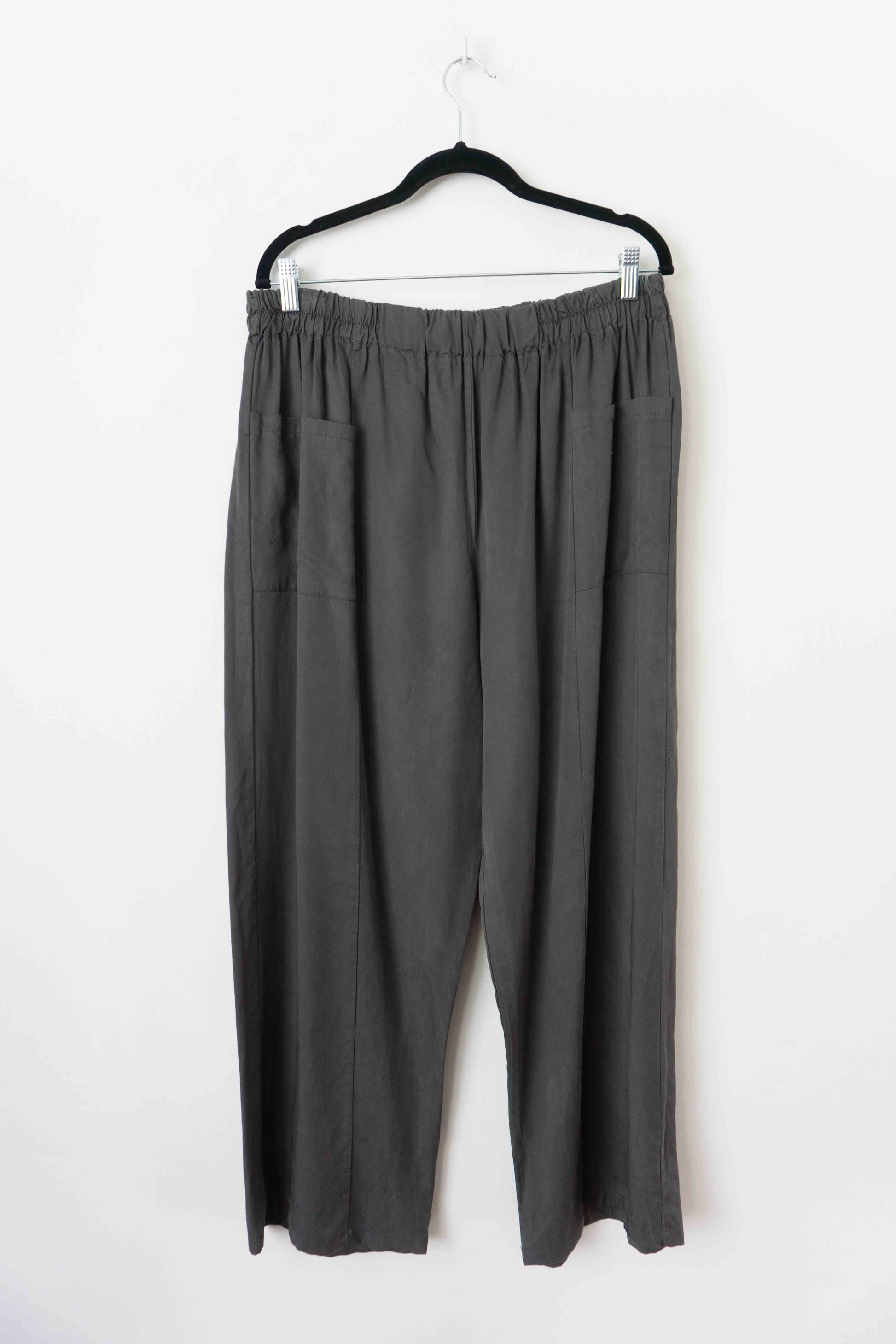 Vintage 90s Hose Washed Grey Tencel, M–L theplaincircle vintage