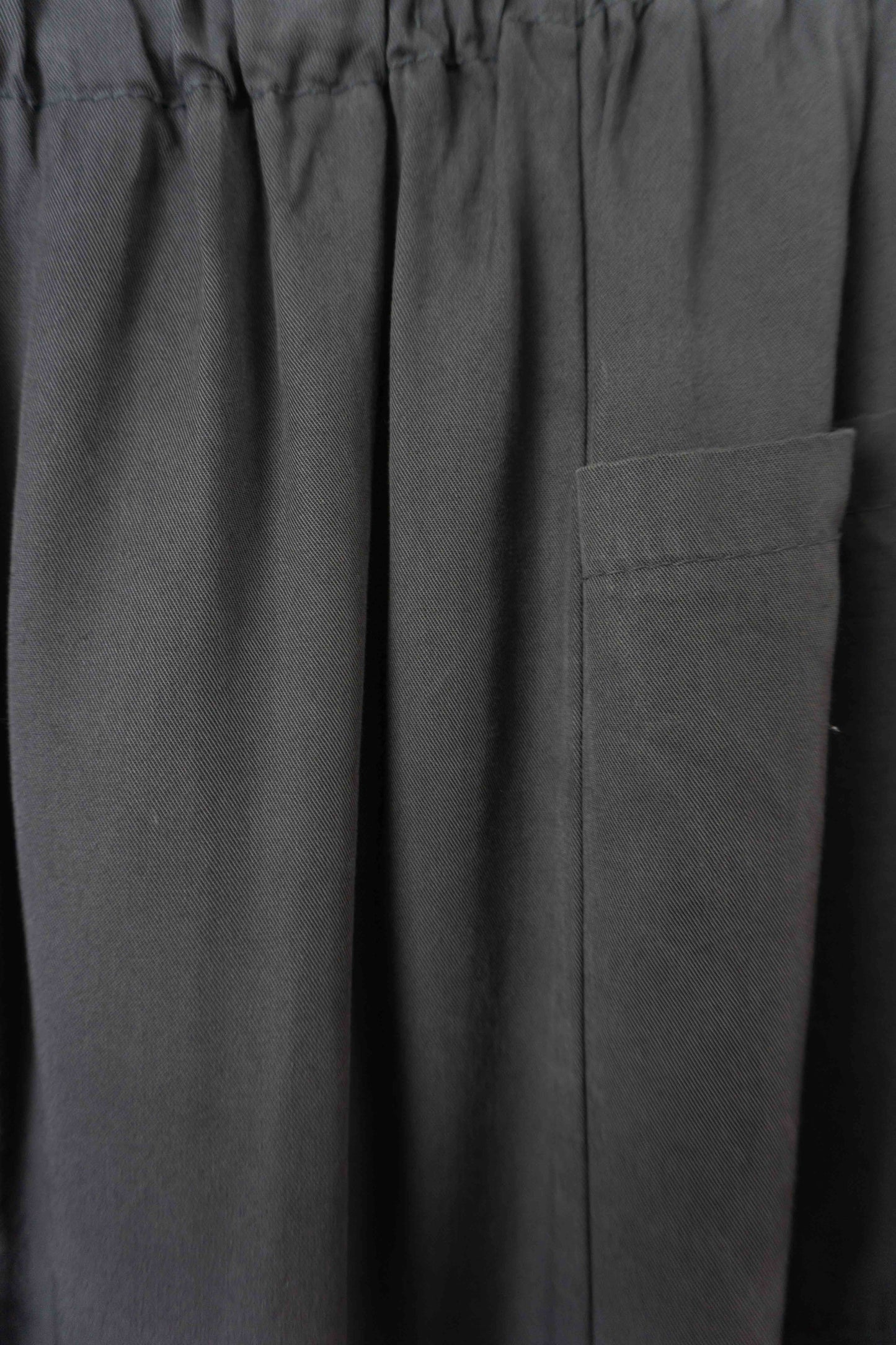 Vintage 90s Hose Washed Grey Tencel, M–L theplaincircle vintage