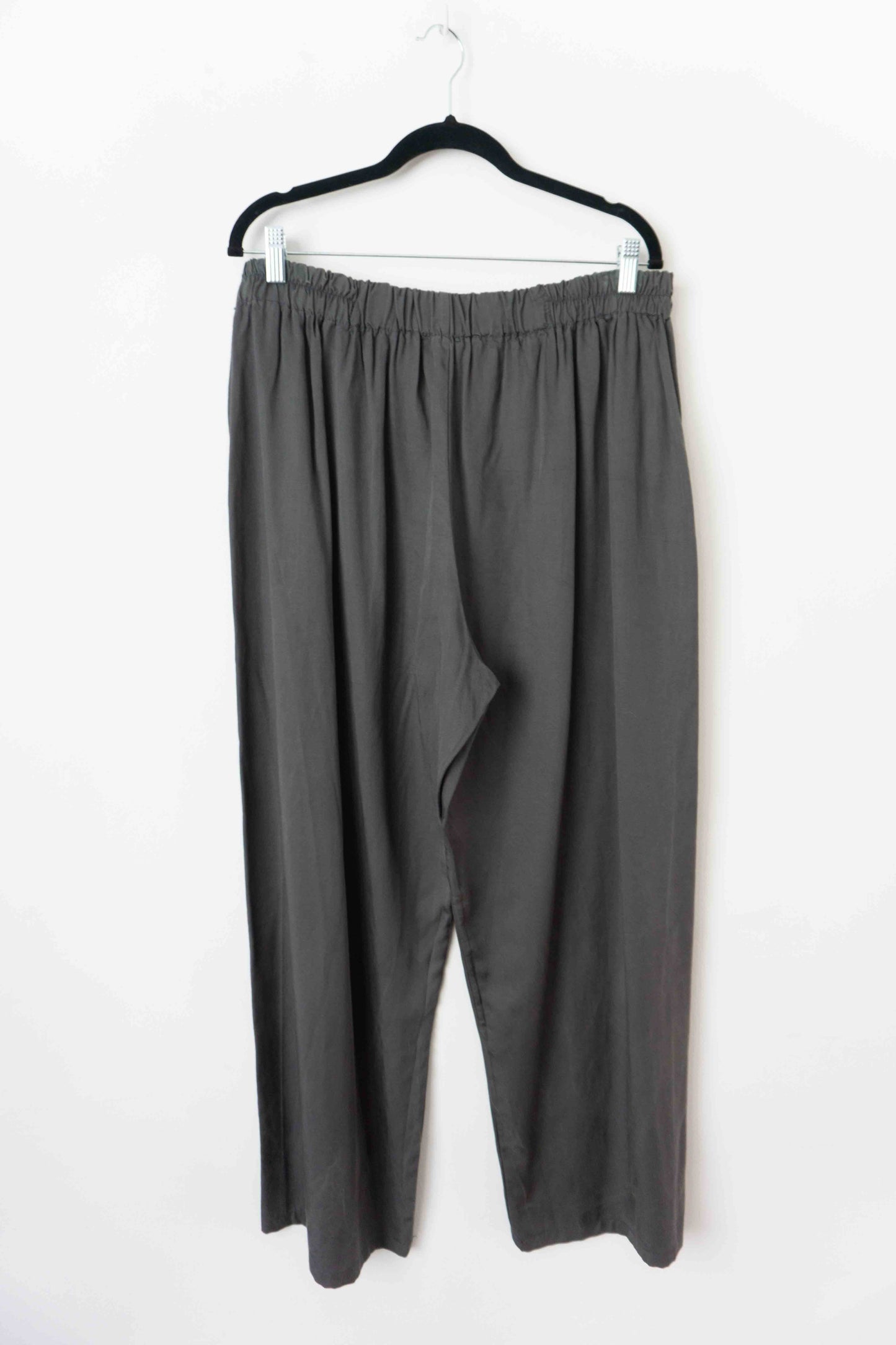 Vintage 90s Hose Washed Grey Tencel, M–L theplaincircle vintage
