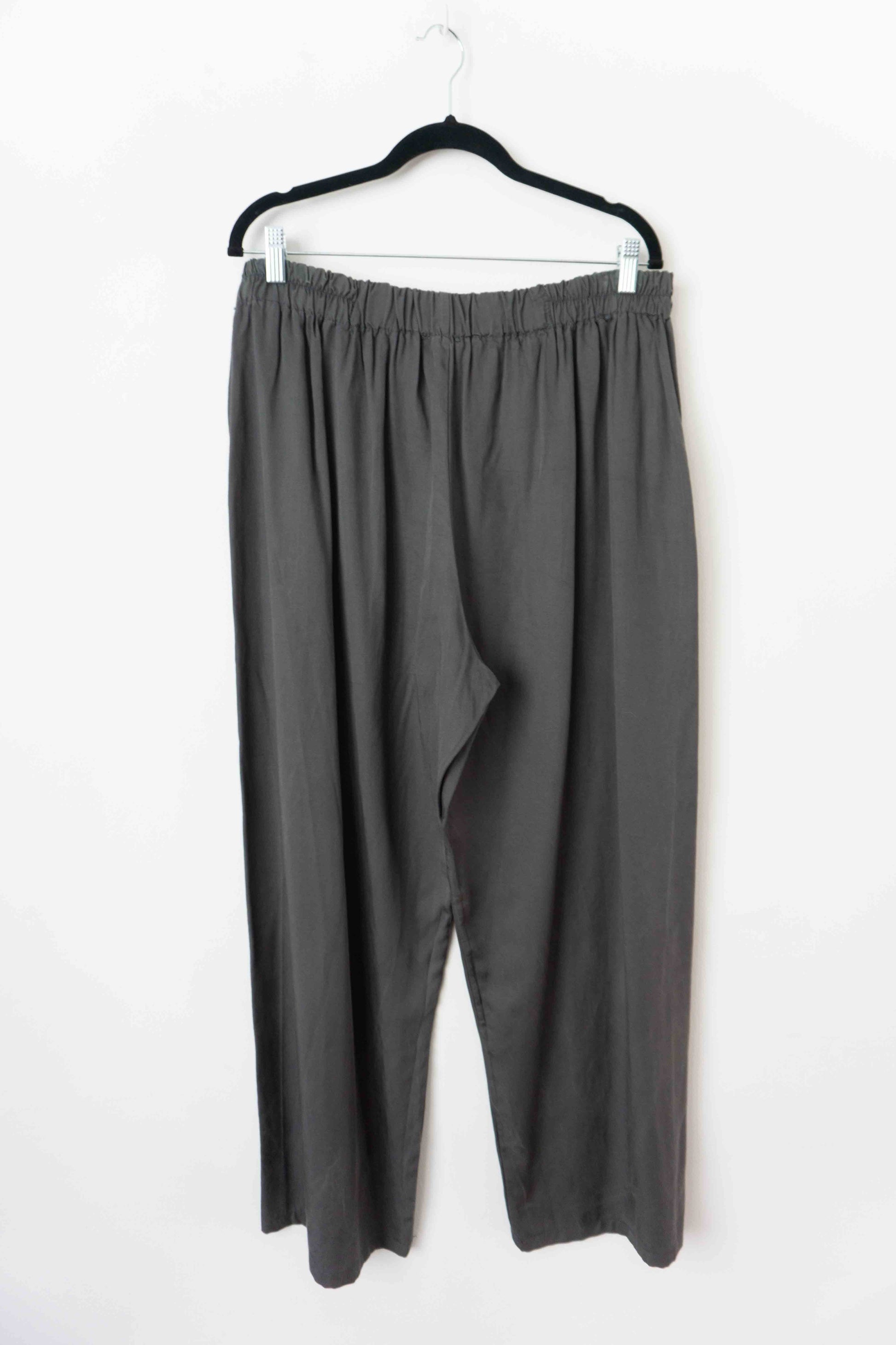 Vintage 90s Hose Washed Grey Tencel, M–L theplaincircle vintage