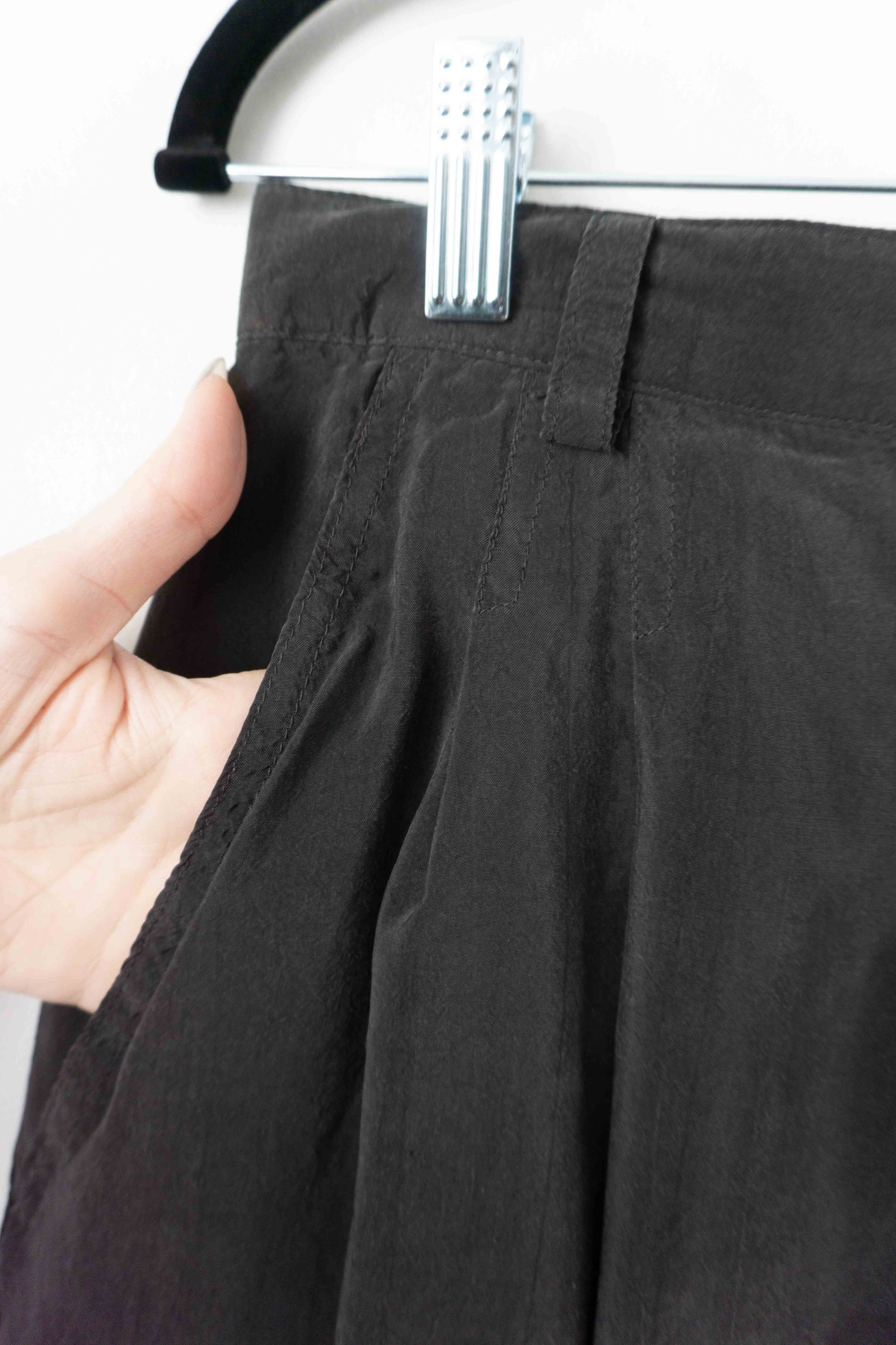 Vintage Seidenshorts Bermuda, Schwarz, S–M theplaincircle vintage