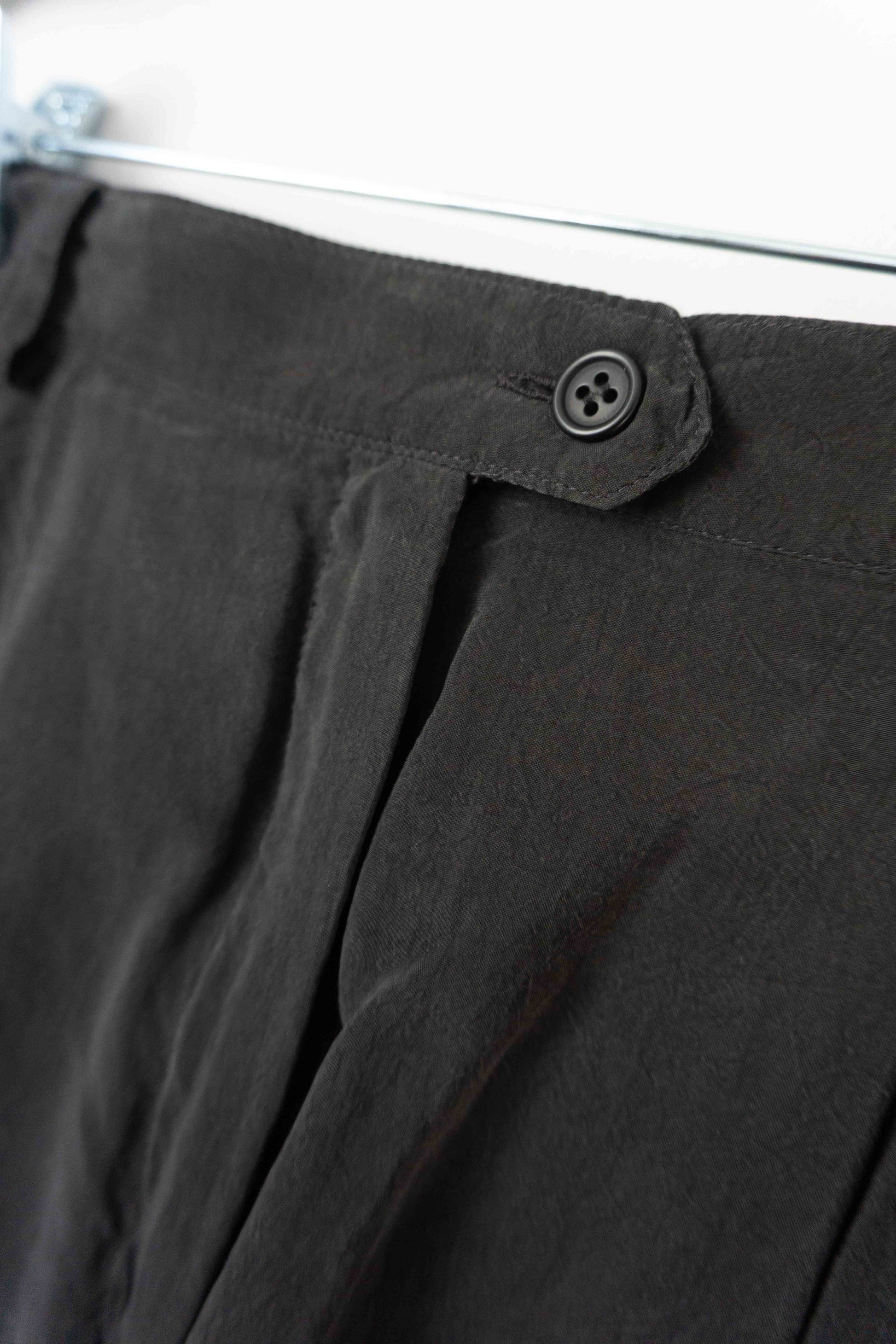 Vintage Seidenshorts Bermuda, Schwarz, S–M theplaincircle vintage