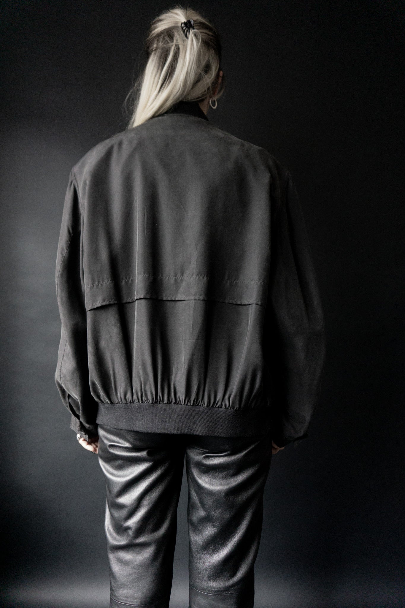 Oversized Blouson Seide Schwarz, M–XXL