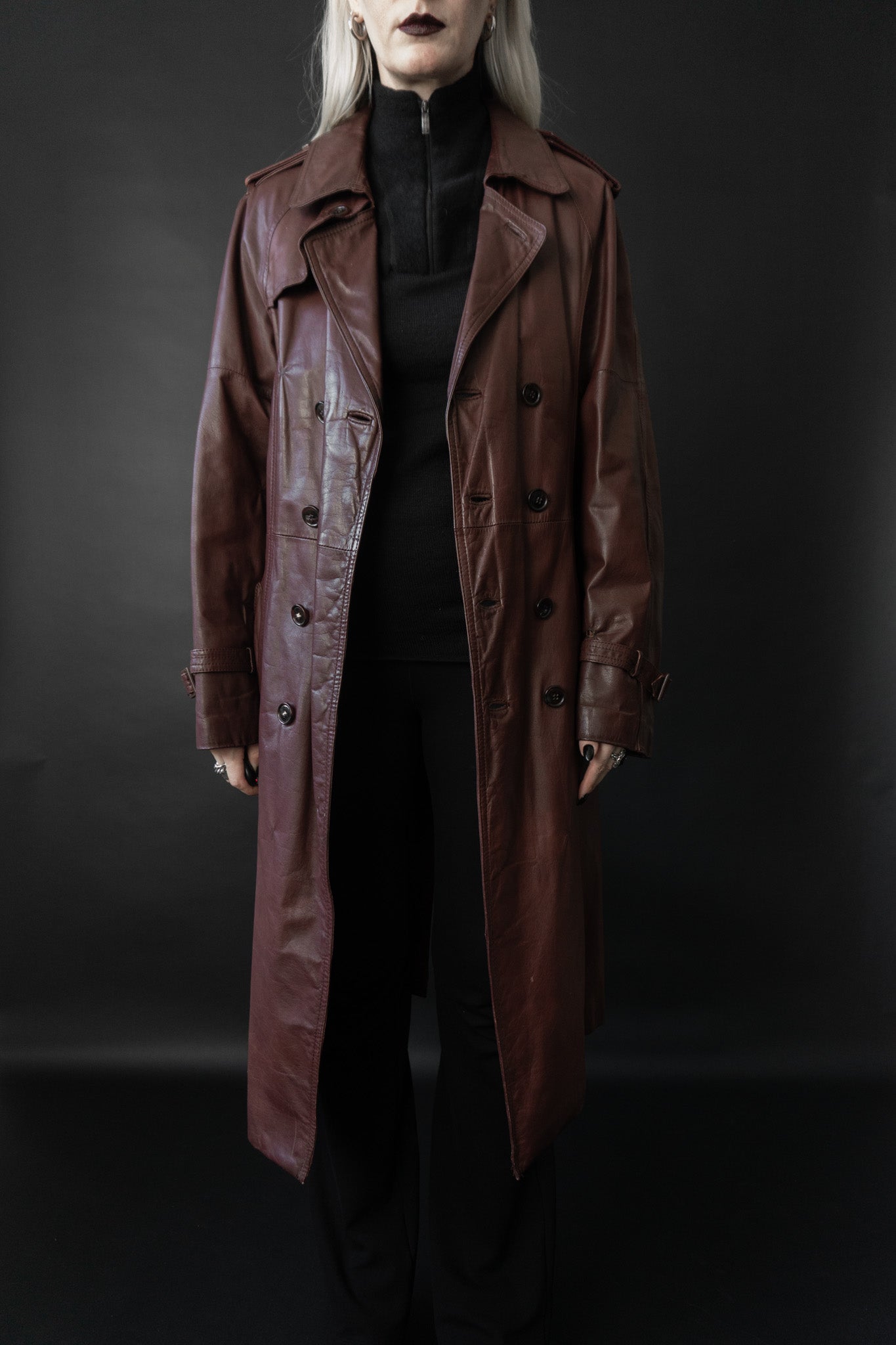 70s Leder Trenchcoat Weinrot, M–L