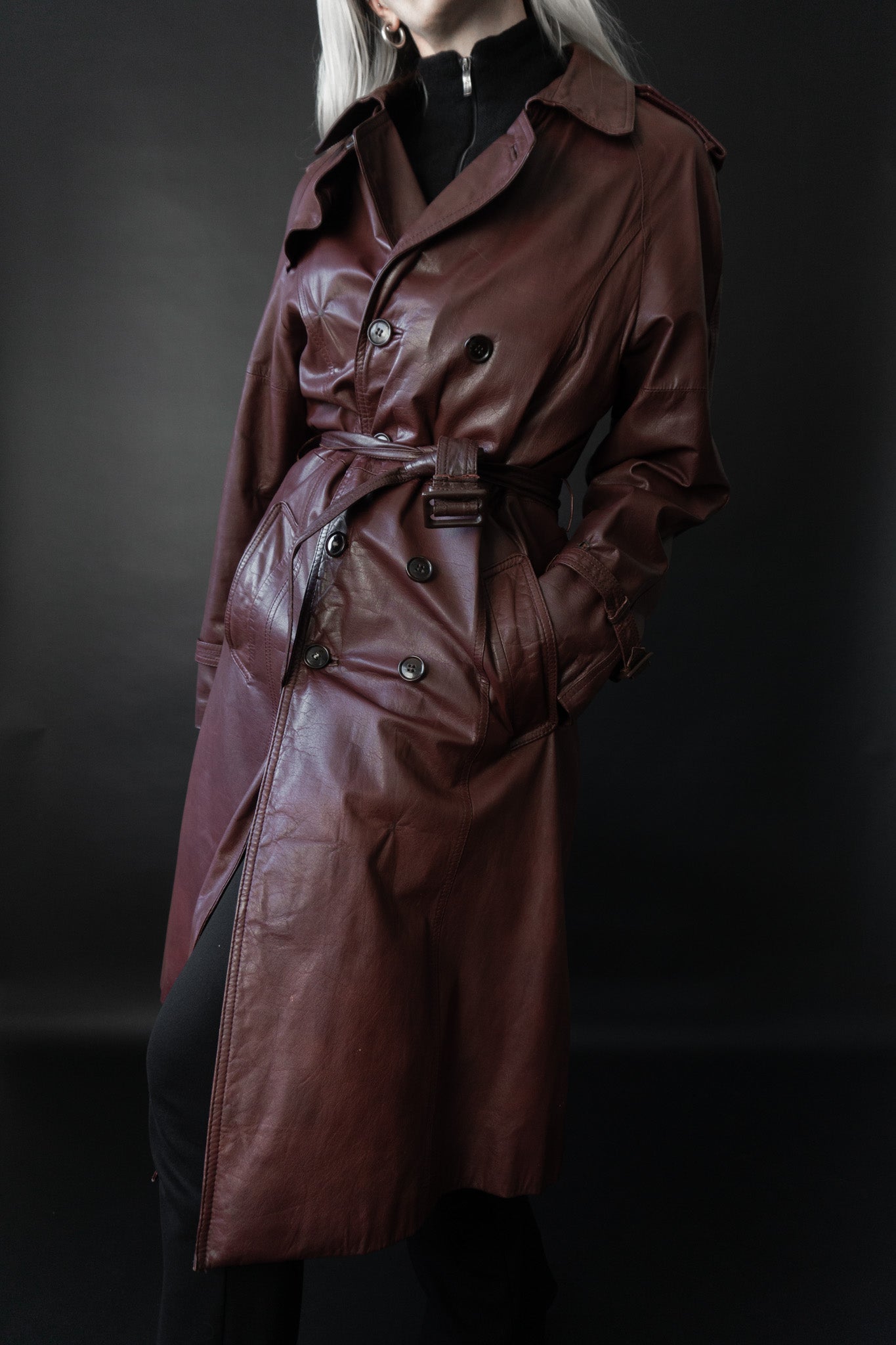 70s Leder Trenchcoat Weinrot, M–L