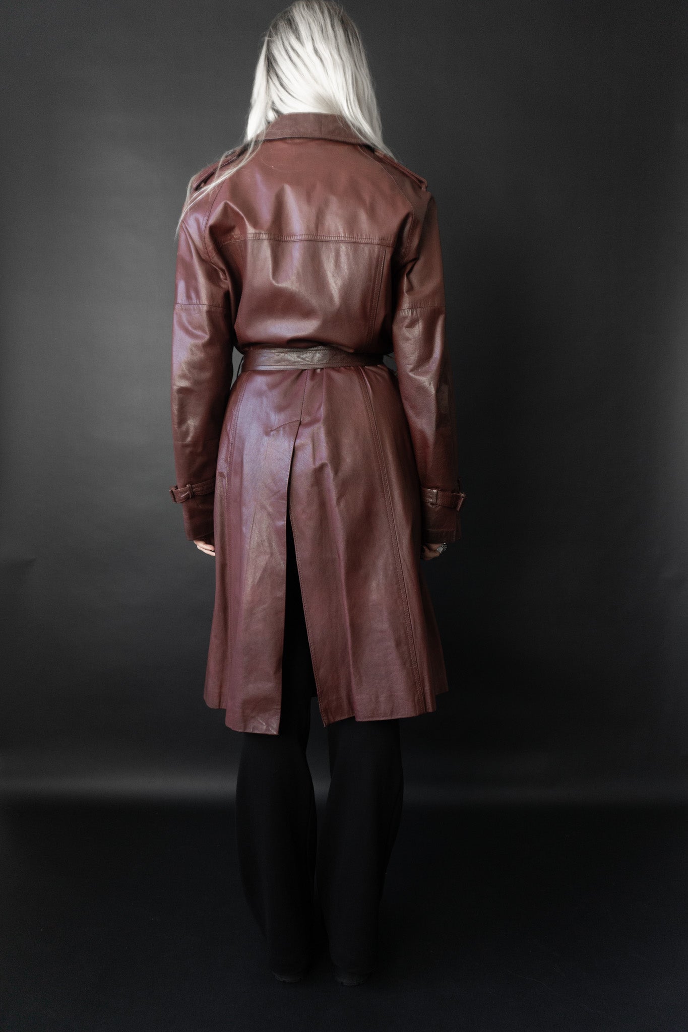 70s Leder Trenchcoat Weinrot, M–L