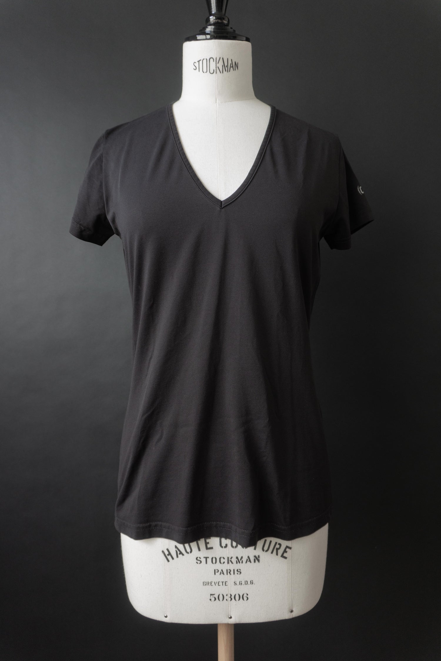 Closed T-Shirt schwarz – 90s Basic Shirt mit V-Ausschnitt, S–M theplaincircle vintage