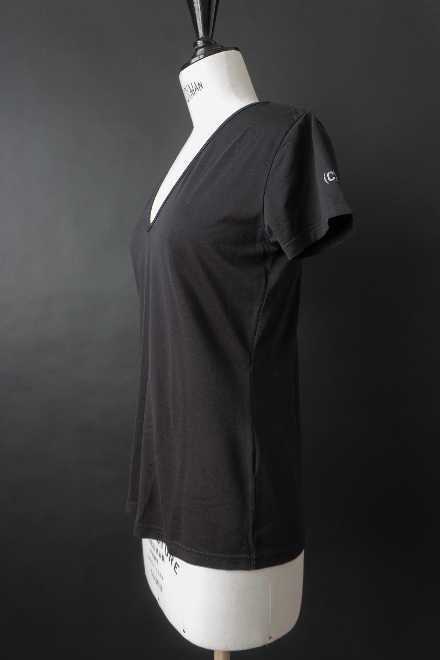 Closed T-Shirt schwarz – 90s Basic Shirt mit V-Ausschnitt, S–M theplaincircle vintage