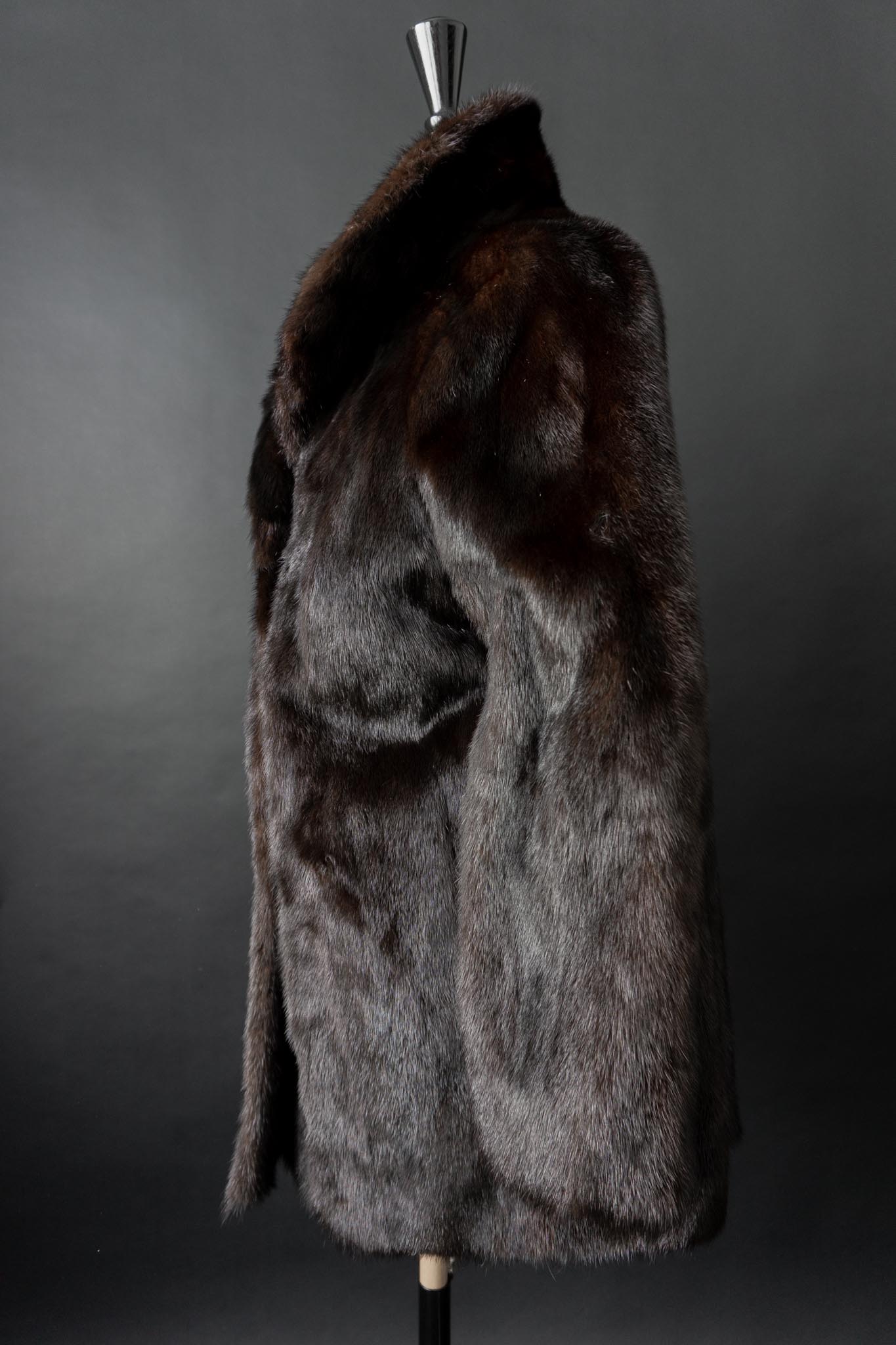 Vintage SAGA Mink Nerzmantel in dunklem Braun – Luxus-Fellmantel