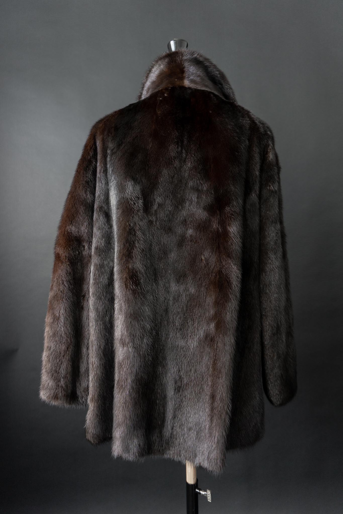Vintage SAGA Mink Nerzmantel in dunklem Braun – Luxus-Fellmantel