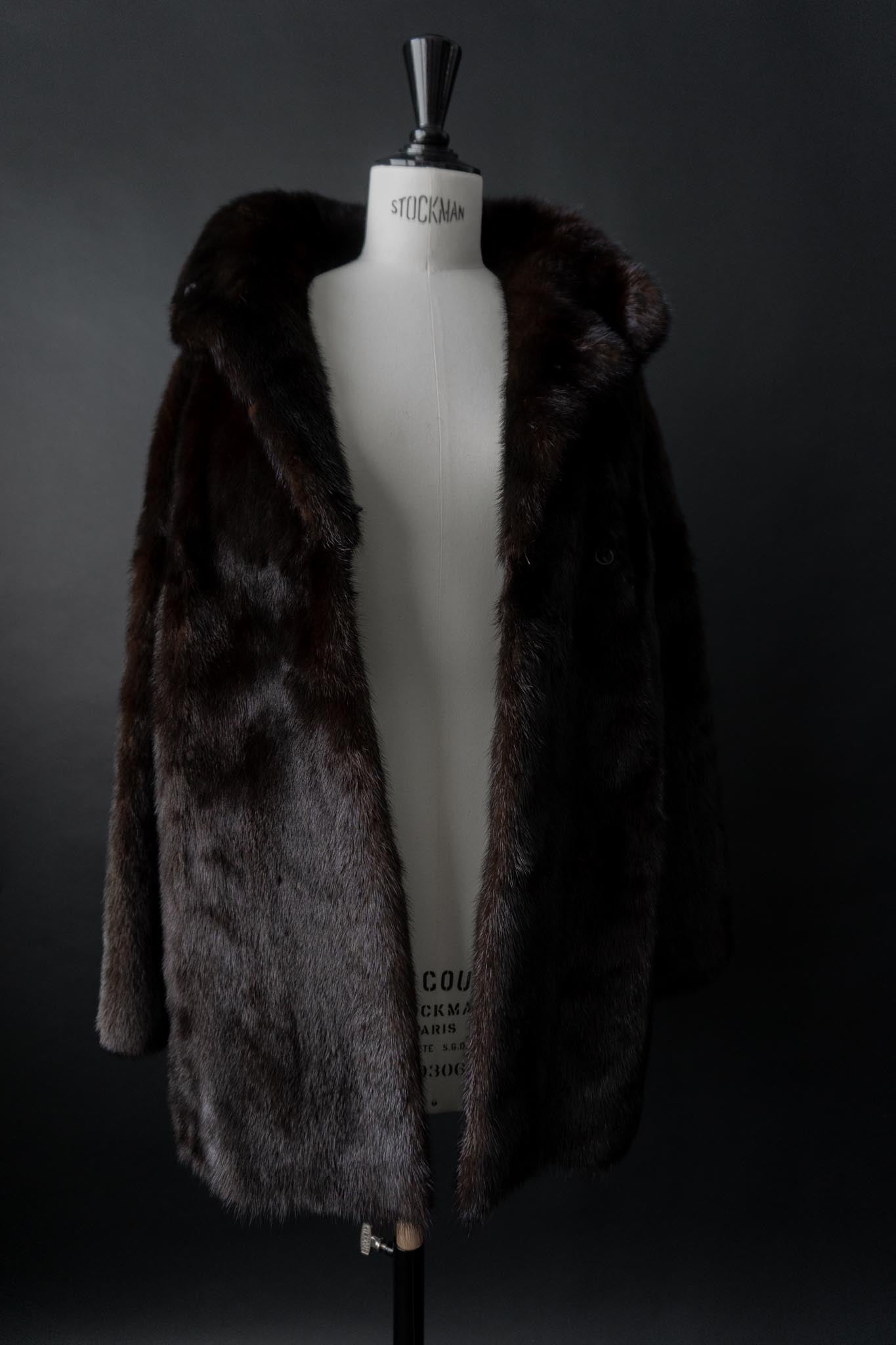 Vintage SAGA Mink Nerzmantel in dunklem Braun – Luxus-Fellmantel