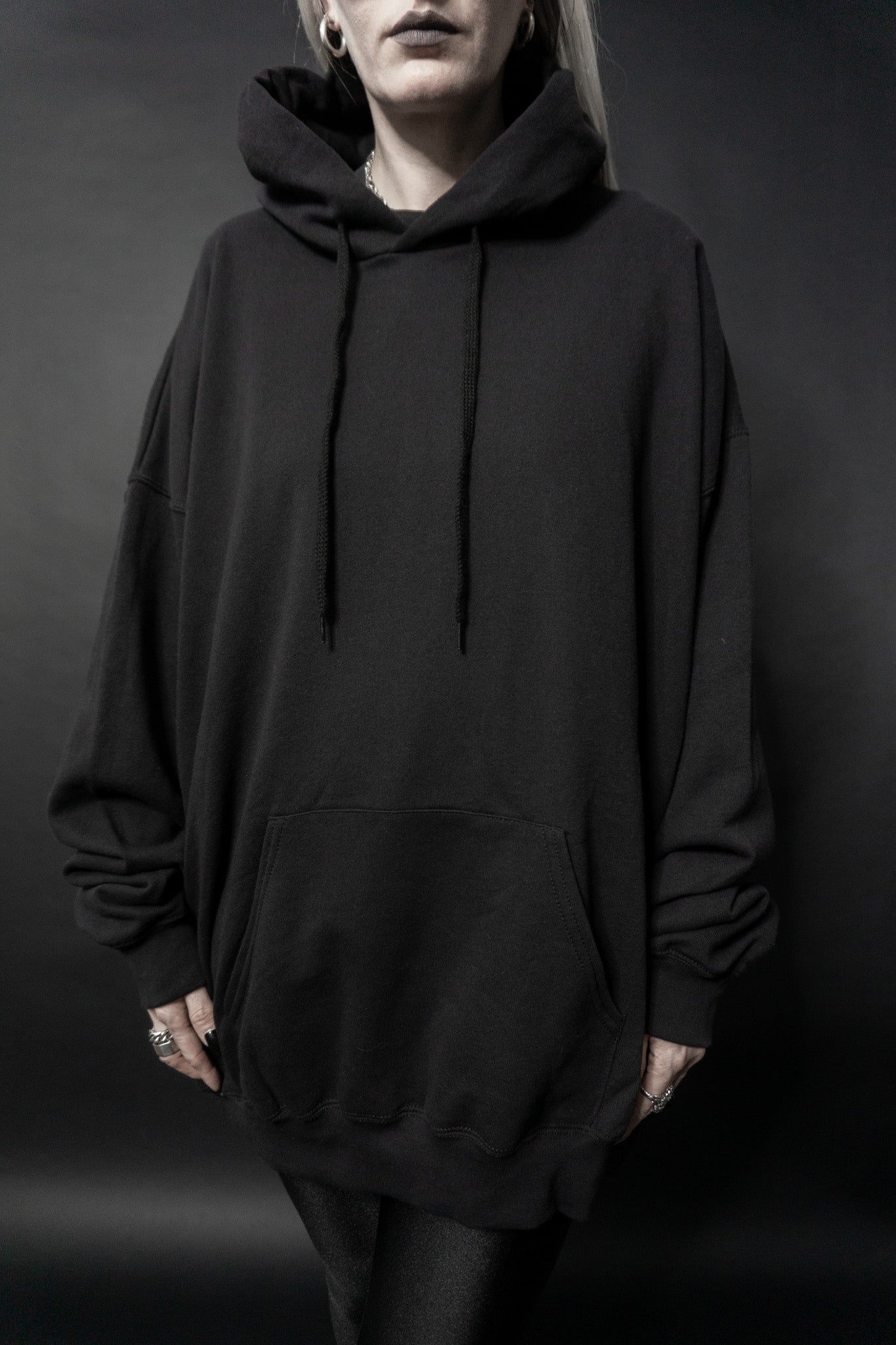 Oversized hoodie, black, M–XXL