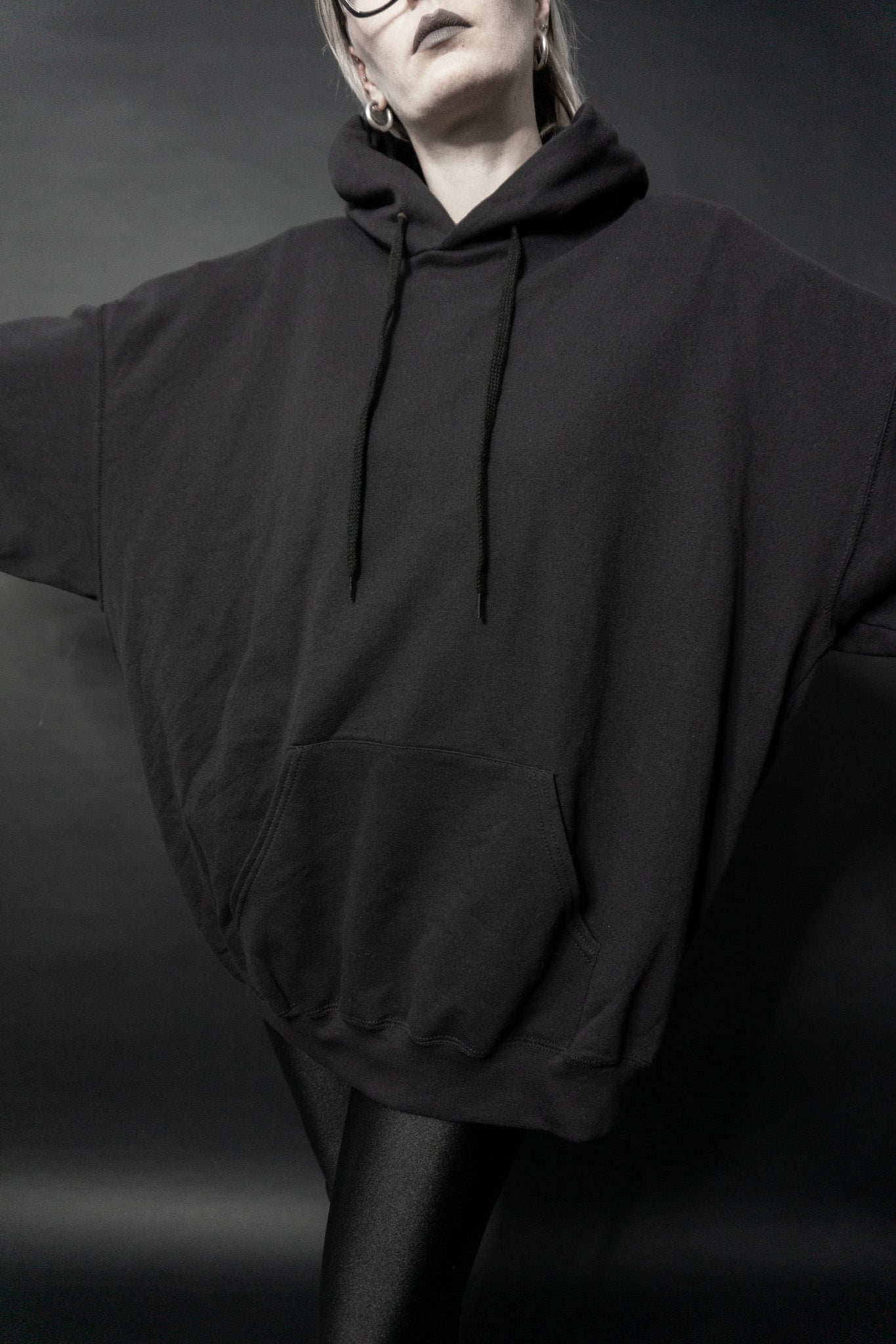 Oversized hoodie, black, M–XXL