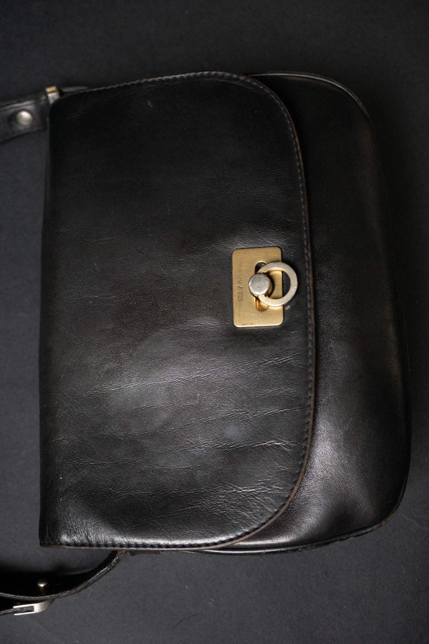 Goldpfeil Tasche Schwarz