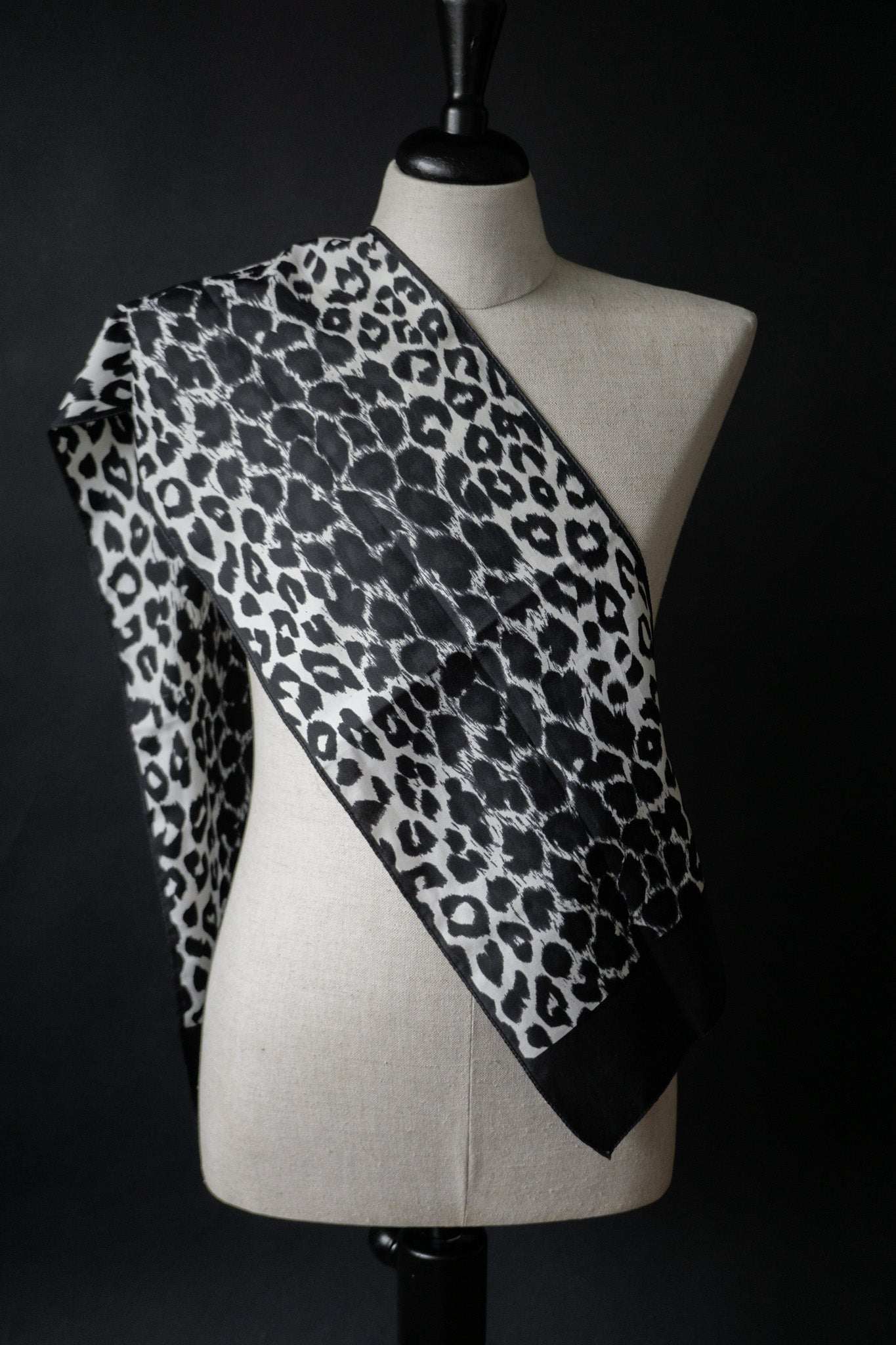 Scarf Animal Print Snow Leopard