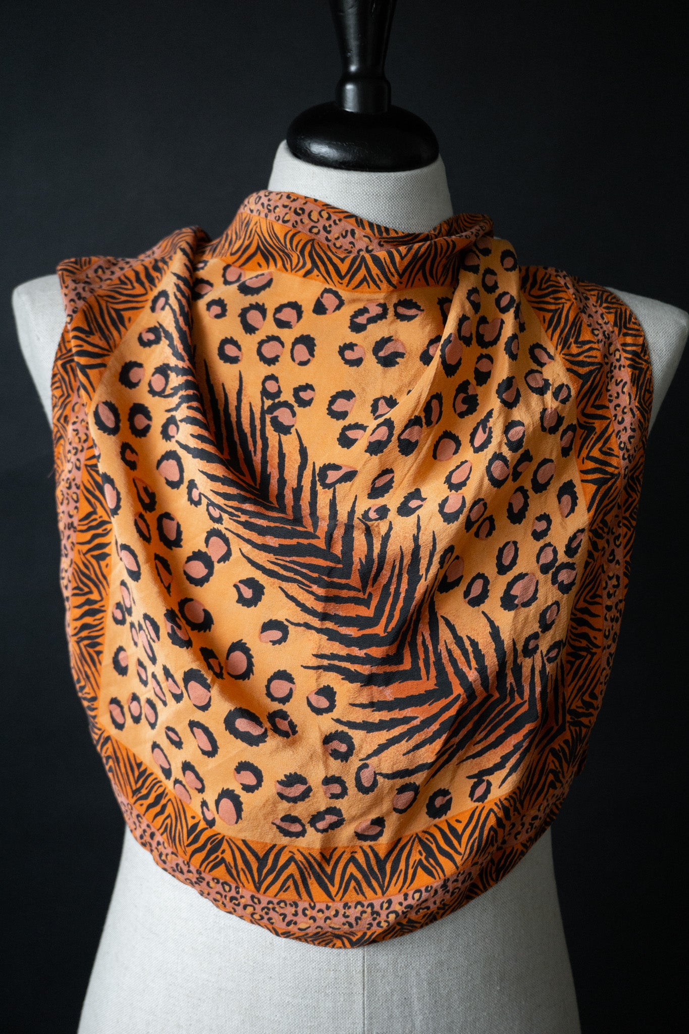 Tuch Seide Leopard Orange