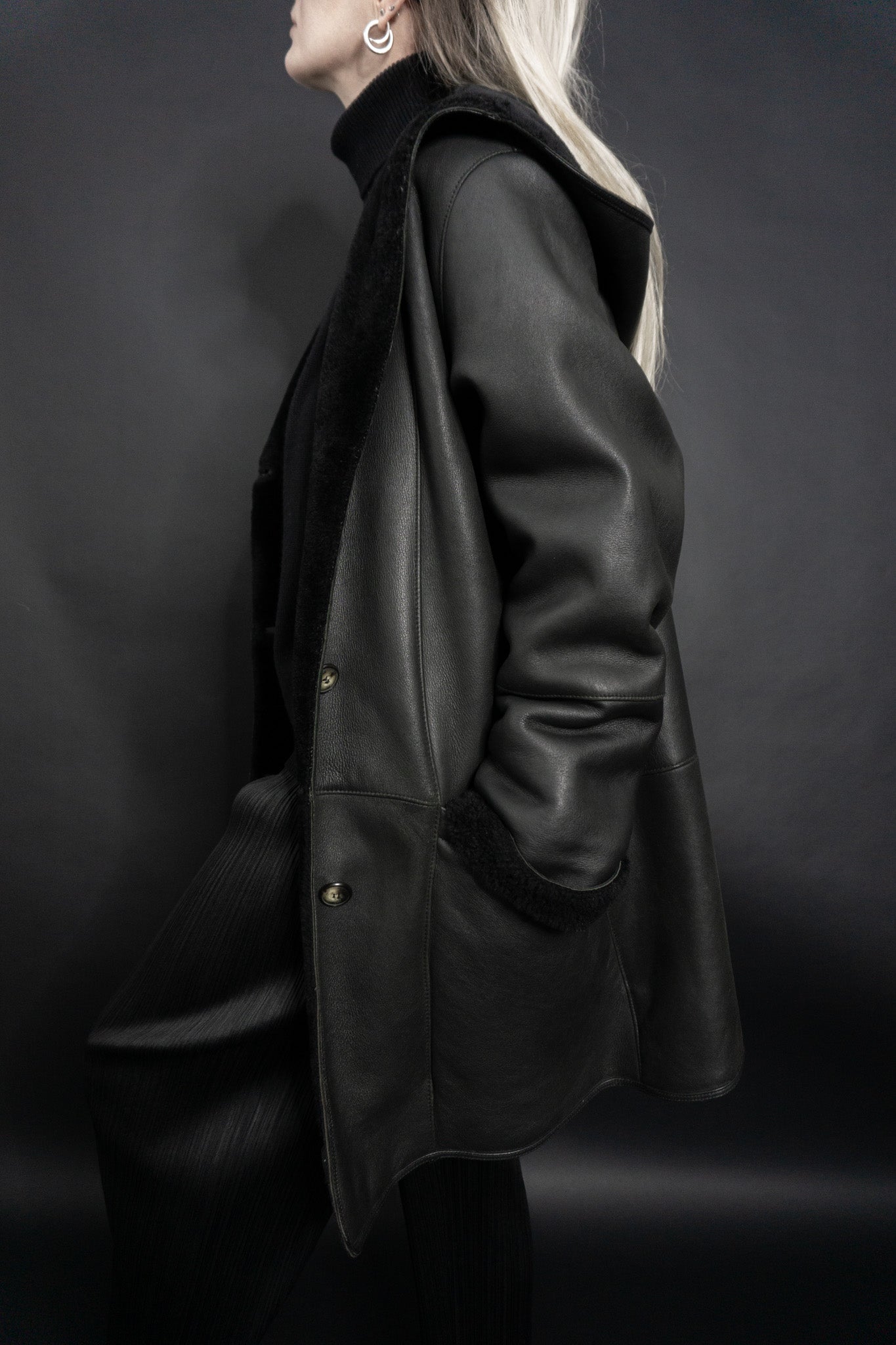 Lammy lambskin coat hood, M-L