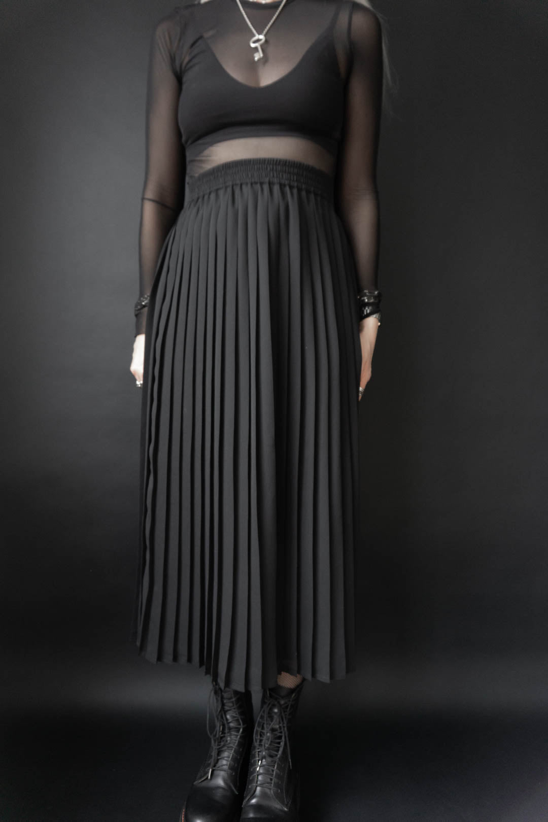 Pleated skirt, black, S–M