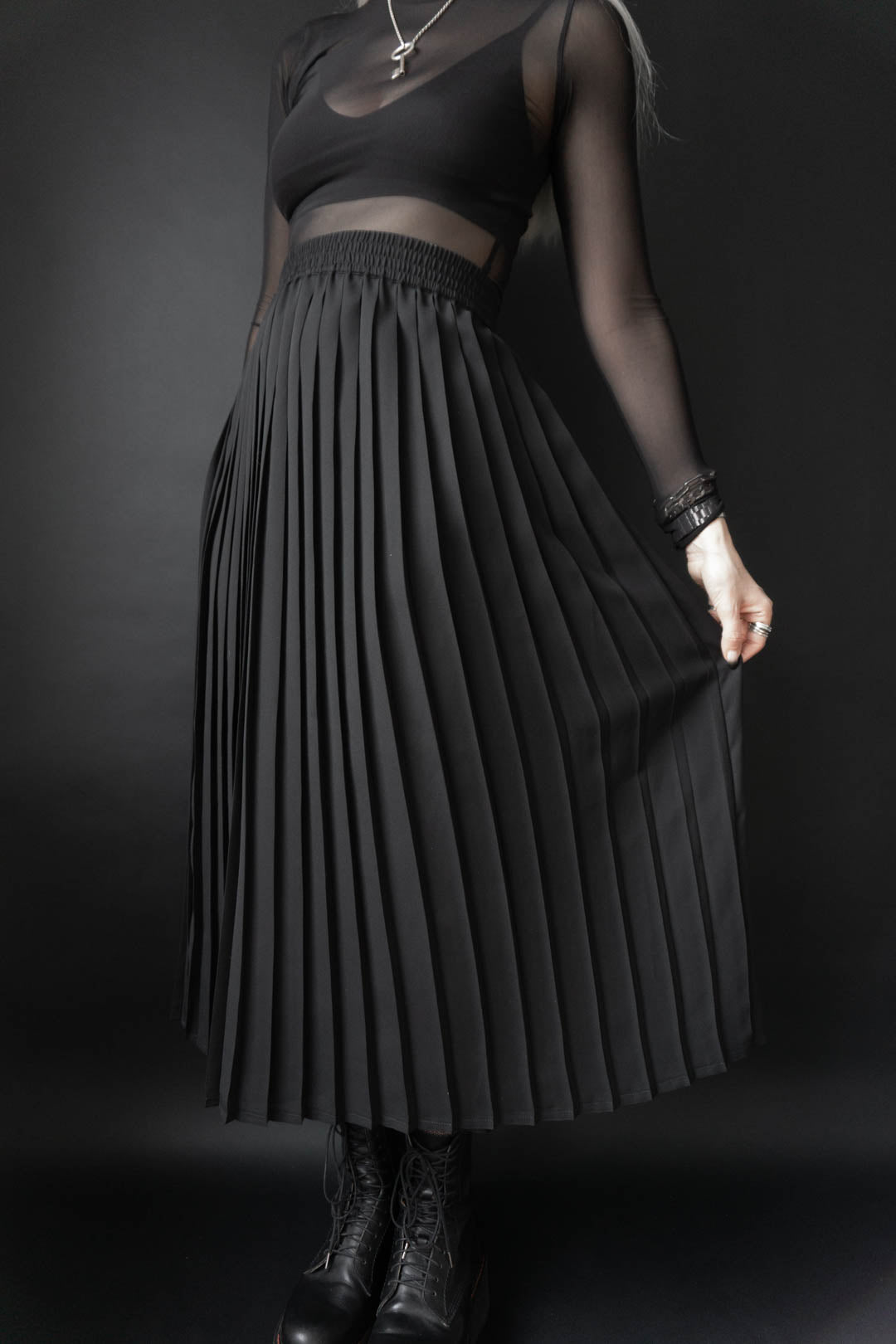 Pleated skirt, black, S–M